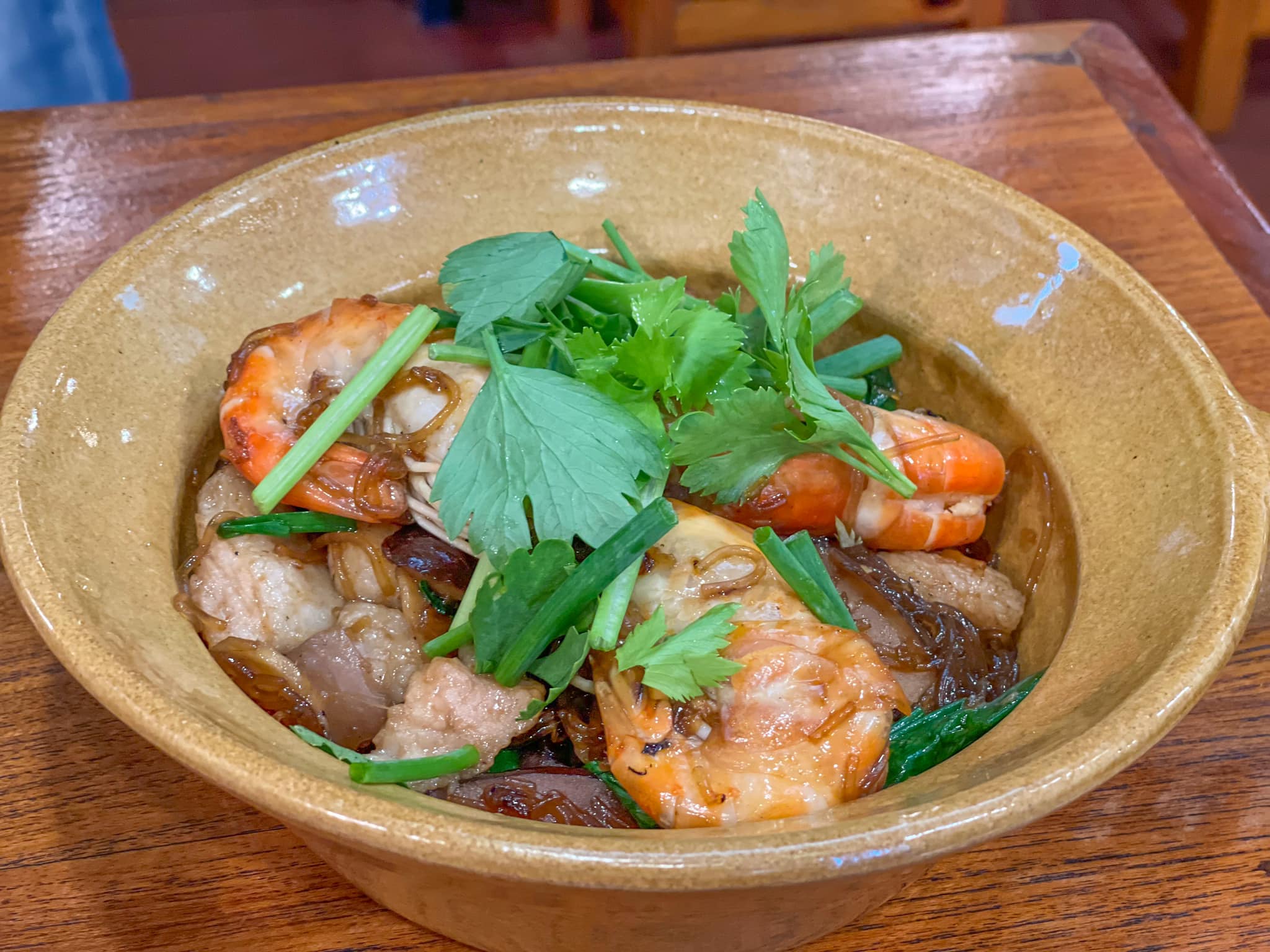 ก๋วยเตี๋ยวสูตรโบราณป้าพร, ร้านหอยทอดสิงห์บุรี, หมูสะเต๊ะ เฮียแกละ, ร้านจุ้งบริการ, ก๋วยเตี๋ยวหมูเฮียติ่ง, ก๋วยเตี๋ยวหมูเฮียติ่ง เปิดบริการตามปกติ ทุกวัน เวลา 10:00–19:00 น. สอบถามเพิ่มเติม โทร. 081 365 8495 , ร้านหอยทอดย่าชิต หน้าวัดธรรมนิยม อยุธยา, ก๋วยเตี๋ยวเรือไก่ฉีกป้าปุ๊, บ้านไม้ริมน้ำ, ก๋วยเตี๋ยวไทยบ้านคุณยายหยด สาขาอยุธยา