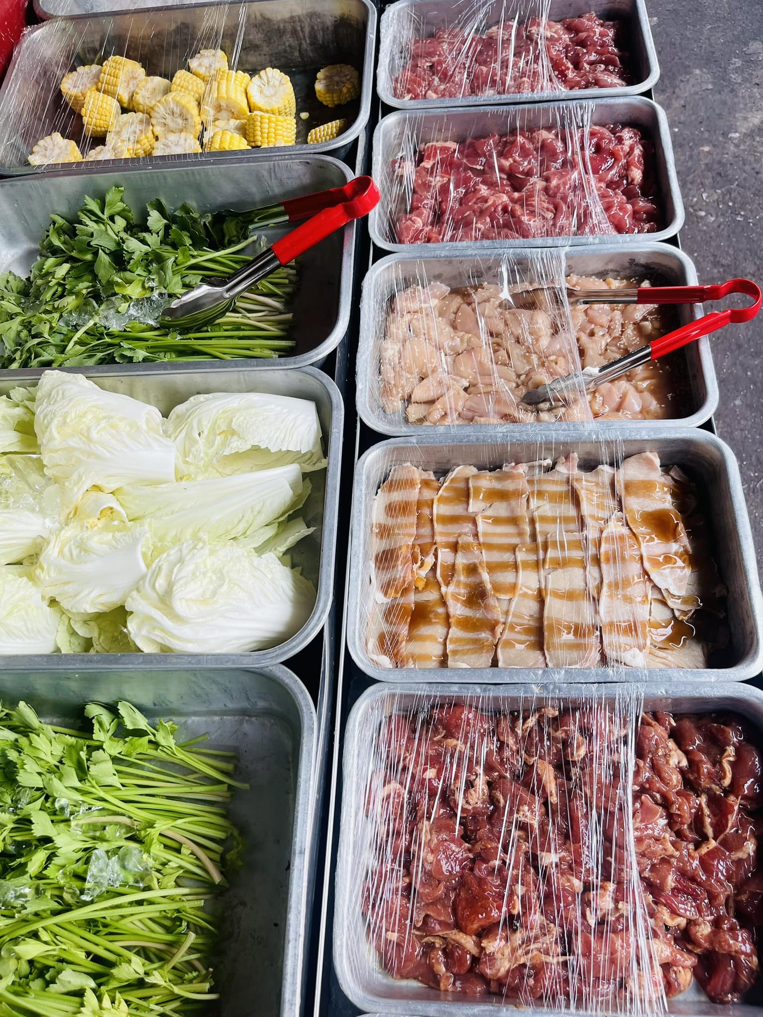 Baan suki, Y.O.U หมูกระทะ, JJANG restaurant and BBQ, ฮ่องเต้ สุกี้-ปิ้งย่าง บุฟเฟ่ต์, สุกี้ตี๋น้อย, สาขาเลียบด่วนเอกมัยรามอินทรา, BestBeef, ปิ้ง-ย่างเทวดา, Happy Suki, 18 มงกุฎ สุกี้-ชาบู, สุกี้ดารา, อร่อยติ่มซำ สุกี้สไตล์ฮ่องกง