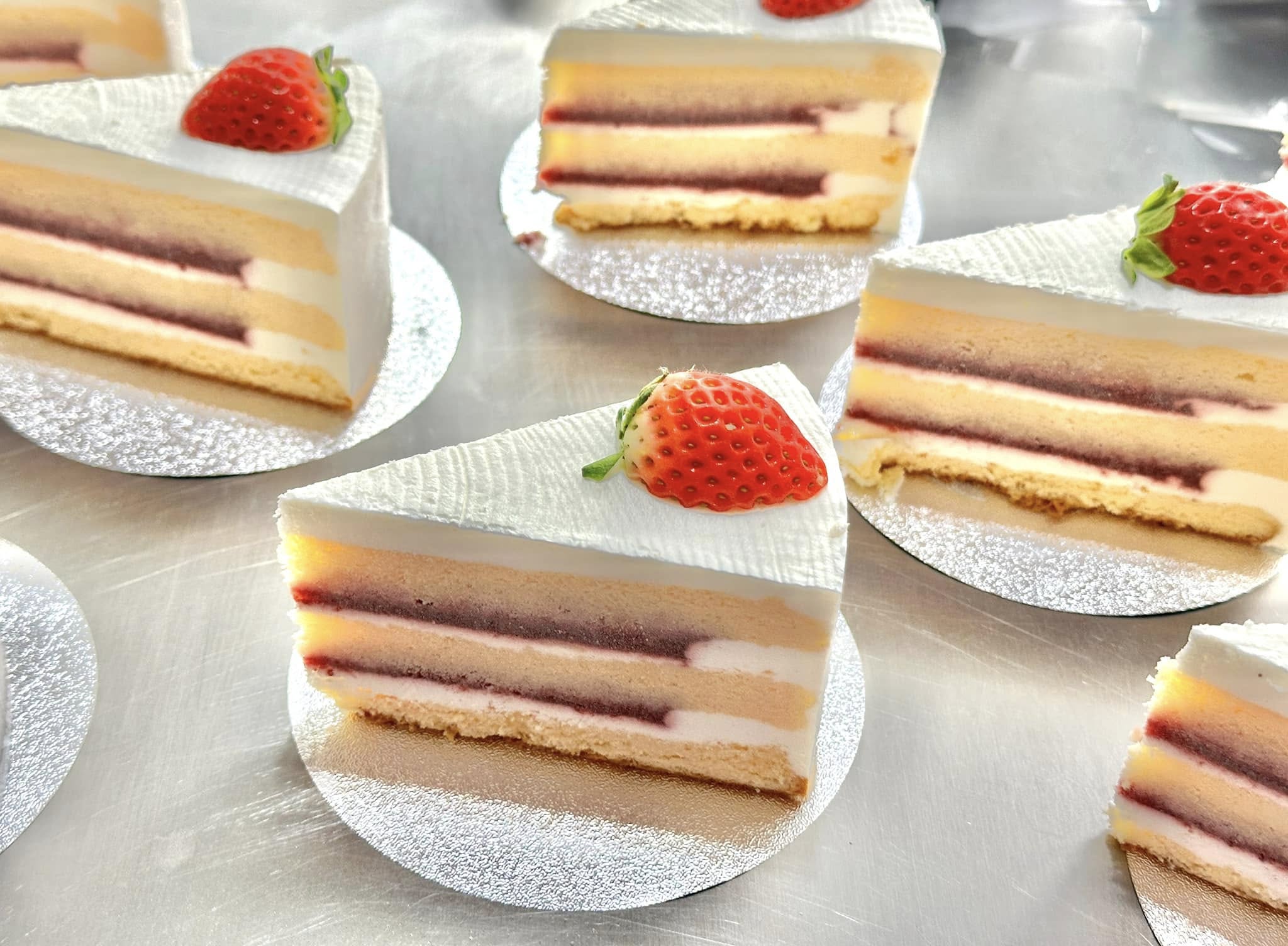 Skinnylicious, KetoConnect Cafe, Lowcarbbyfatchickencurrypuff , Yellow Spoon Pastry, Mama Som's Cake, I Cake Healthy, Vegan Bakery Bangkok, Scoma's