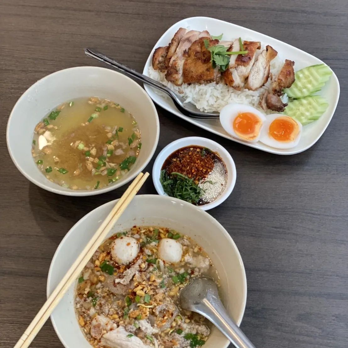 TokiDoki Curry Sutthisan, ส้มตำแฟร์สโตร์, จิน โถง กัว, Hinata, จีรพร อาหารเวียดนาม สาขาสุทธิสาร, ล้านนัวส์, อีเปีย, สมบูรณ์โภชนา, แหลมลูกชิ้นปลา, ก๋วยจั๊บน้ำข้นเเม่มูล, ก๋วยเตี๋ยวลุงหนั่นรัชดา, White Cosmo, Oba San 168, แสงทอง, ซุนหงอคง หม่าล่าปิ้งย่าง, ตังค์เต็มมีเนย, ลุงหนวด - เจ้าเก่า ห้วยขวาง by นายเครา, สุดที่รส - Sutthirot, Nene Korean BBQ Buffet, แซ่บวัน รัชดา, จิ้มจุ่มสุทธิพรเจ้าเก่า หน้า BU place, โคตรยำ ห้วยขวาง, Neta Fish&amp;Meat, Gyu-Ya Yakiniku, อั้งซิวฮะ, Hommari หอมมาริ, ร้านส้มตำ“ฅนมักตำ