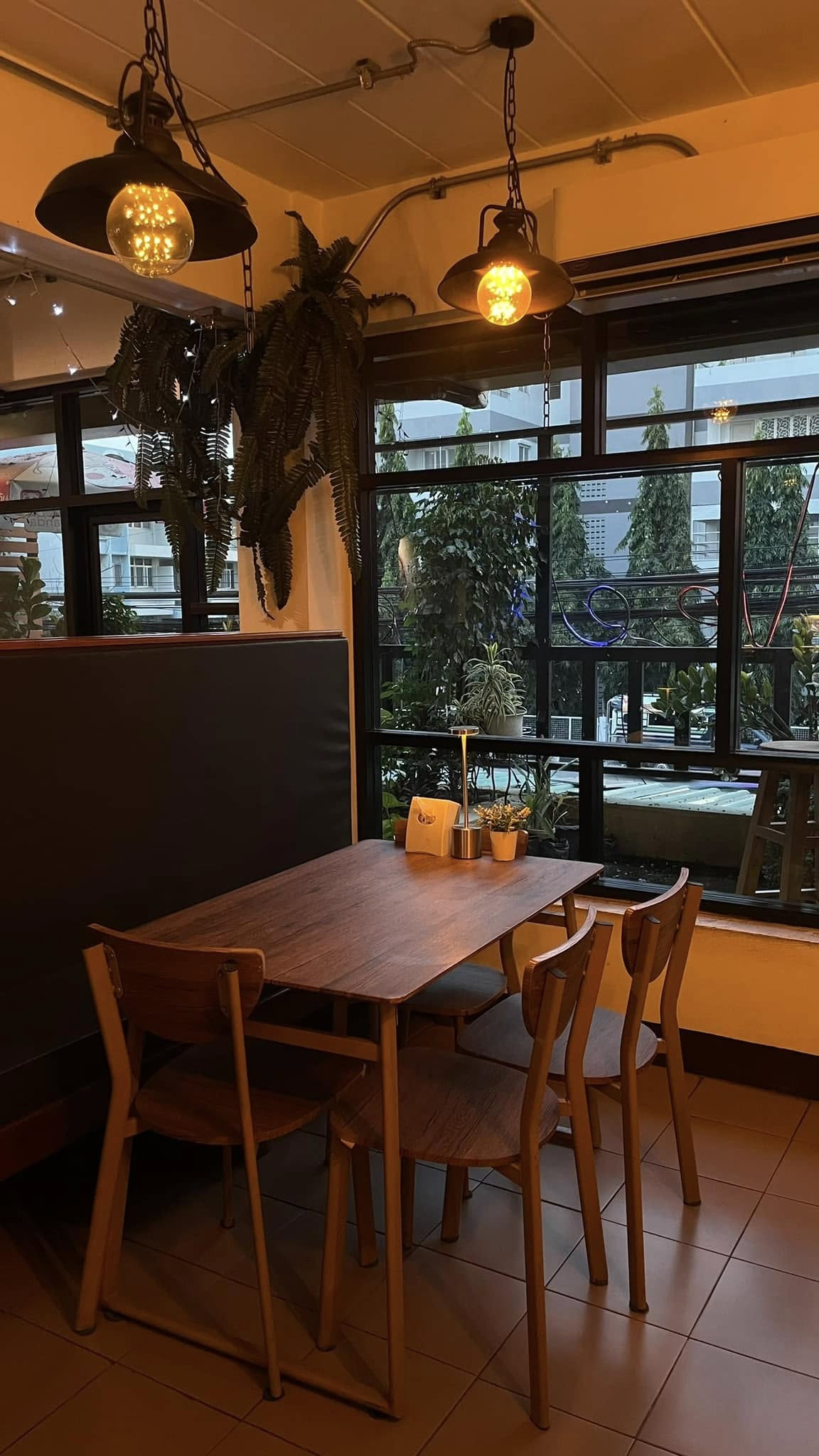 ฮอม Hom 2493, บ้านม่อนนกยูง, Kim's Cafe', ครัวจิ้นสด อาหารพื้นเมือง, ปั๋นใจ๋, สวนไซทอง ไส้กรอกเผาเตาดิน, ป้าแป้งเย็นตาโฟ ประตูชัย, ฮักเส้น ก๋วยเตี๋ยวต้มยำเมืองแพร่, ขนมเส้นน้ำย้อย กาดน้ำทอง -โจหยก, วีวี่ (weewee food and catering), ข้าวซอยเจ้เล็กประตูชัย แพร่, ร้านลาบป้ามา, ร่มไม้ใหญ่ เรสเตอรองท์, ร้านจิ้นนึ่งแม่หล่าย