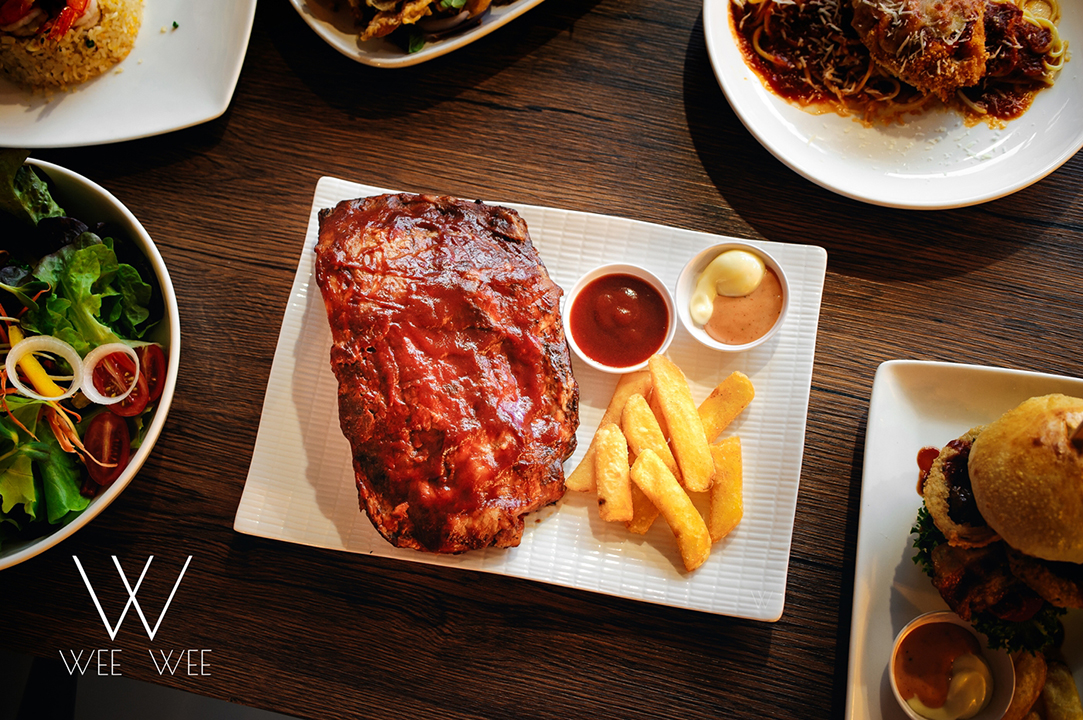 ฮอม Hom 2493, บ้านม่อนนกยูง, Kim's Cafe', ครัวจิ้นสด อาหารพื้นเมือง, ปั๋นใจ๋, สวนไซทอง ไส้กรอกเผาเตาดิน, ป้าแป้งเย็นตาโฟ ประตูชัย, ฮักเส้น ก๋วยเตี๋ยวต้มยำเมืองแพร่, ขนมเส้นน้ำย้อย กาดน้ำทอง -โจหยก, วีวี่ (weewee food and catering), ข้าวซอยเจ้เล็กประตูชัย แพร่, ร้านลาบป้ามา, ร่มไม้ใหญ่ เรสเตอรองท์, ร้านจิ้นนึ่งแม่หล่าย