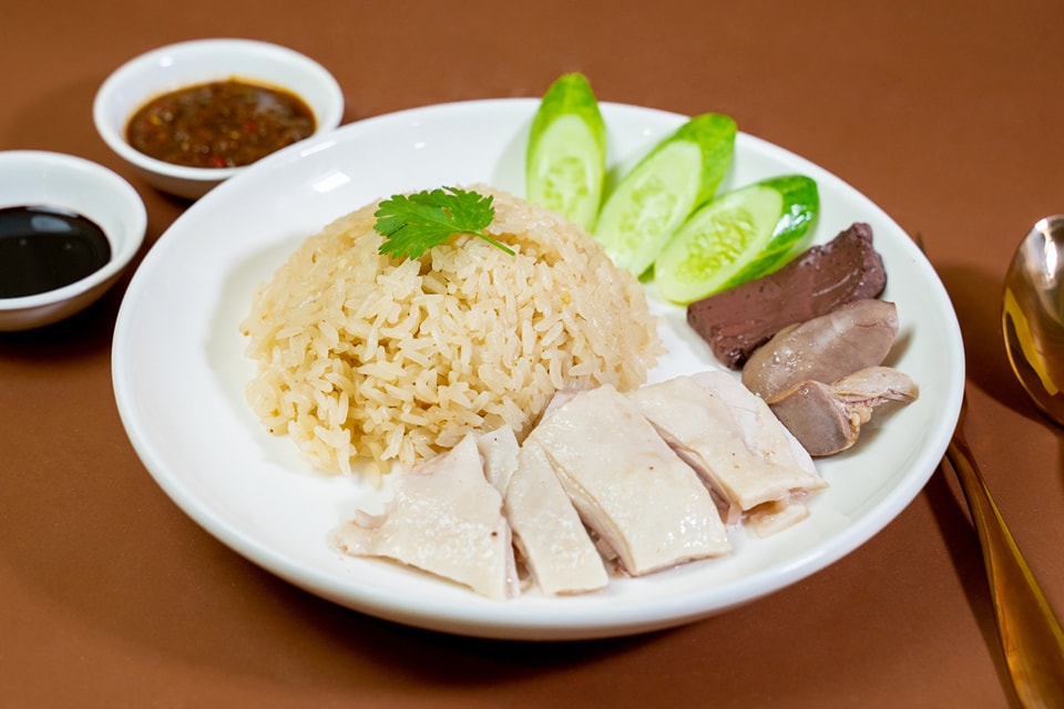 Ailati Resto, แสนยอด, ต๋องเต็มโต๊ะ, สาขาซอยเจริญกรุง 44, 80/20 bkk, ก๋วยเตี๋ยวเย็นตาโฟเกี๊ยวโต - บางรัก, โบ๊ยเกี๊ยเจ๊เนี๊ยวบางรัก, บุญทรัพย์คุณหลวง, นายเม้ง บะหมี่ปู เกี๊ยวกุ้งยักษ์, ทอดมันกวางตุ้ง สีนวล, เอ๋กระเพาะปลา ตรอกซุง, Panlee Bakery, ประจักษ์, ขาหมูตรอกซุงบางรัก เจ้าเก่า, ข้าวต้มปลา (กิมโป้), ข้าวขาหมูตีสาม, Hoklong Restaurant