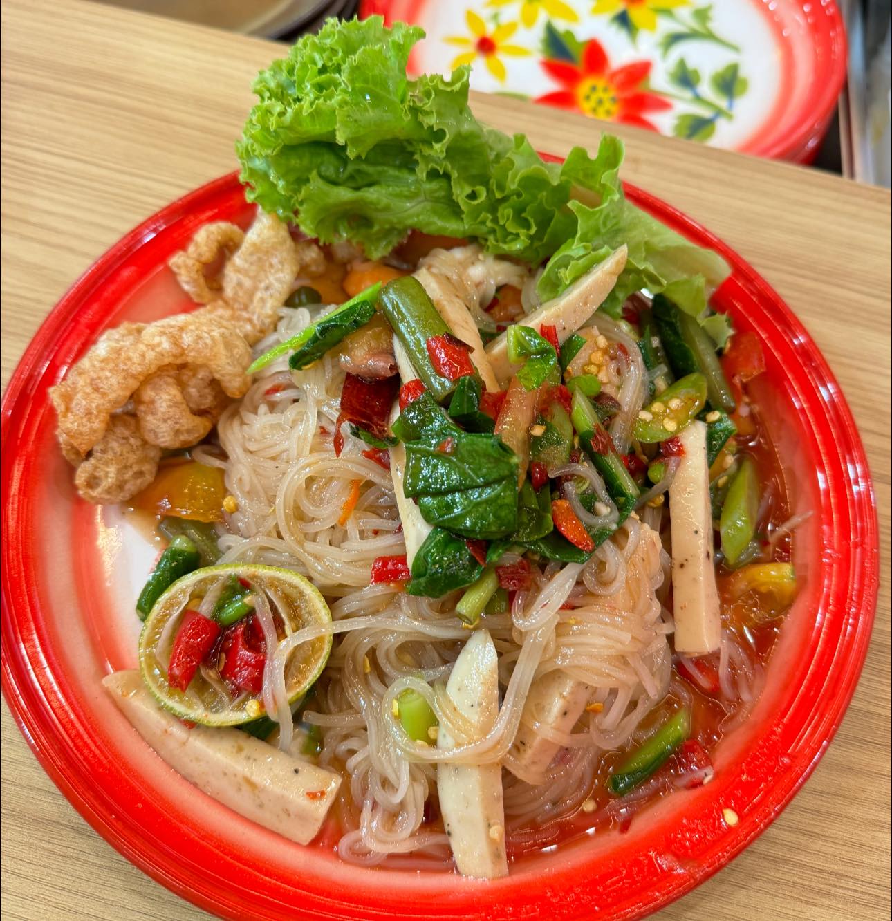 เจ๊โอว, กุยช่ายอาแปะเจ้าเก่า, มณีจ๋า ซีฟู้ด, ตุ้งแฉ่เตาถ่าน, เสน่ห์ ลาบก้อย, ต้าเสี่ยวหม่าล่า, อั่งเป่าหม่าล่าชาบู, ซ้งเป็ดพะโล้, สาขาสามย่าน, Engchuan Chufang, สมบูรณ์โภชนา, สาขาบรรทัดทอง, เอ๋ ซีฟู้ด, ทับทิม, พาข้าว-บรรทัดทอง, ก๋วยเตี๋ยวเอี่ยมน้อย, โจ๊กสามย่าน, สาขาบรรทัดทอง, เจ๊เกียง, เช็งซิมอี๊, สาขาสเตเดียมวัน, ลูกชิ้นปลาบรรทัดทอง, แหลกไม่แหลก, Kemuri, หมูสะเต๊ะ ซีอิ๊วดำ มิ้งโภชนา, ยำเจ้ศรี, น้ำเต้าหู้เจ๊วรรณ, ตั้งซุ่ยเฮงโภชนา, ปังเด็ด, สาขาบรรทัดทอง, ท่าน้ำนัว Thanamnua, บัวลอยปริญญา ลาวาไส้ทะลัก, รสดีเด็ด บ้านคุณนพ, Roddeeded BAAN KHUN NOP, ทวีโชคหมูกะทะ สาขา9 บรรทัดทอง