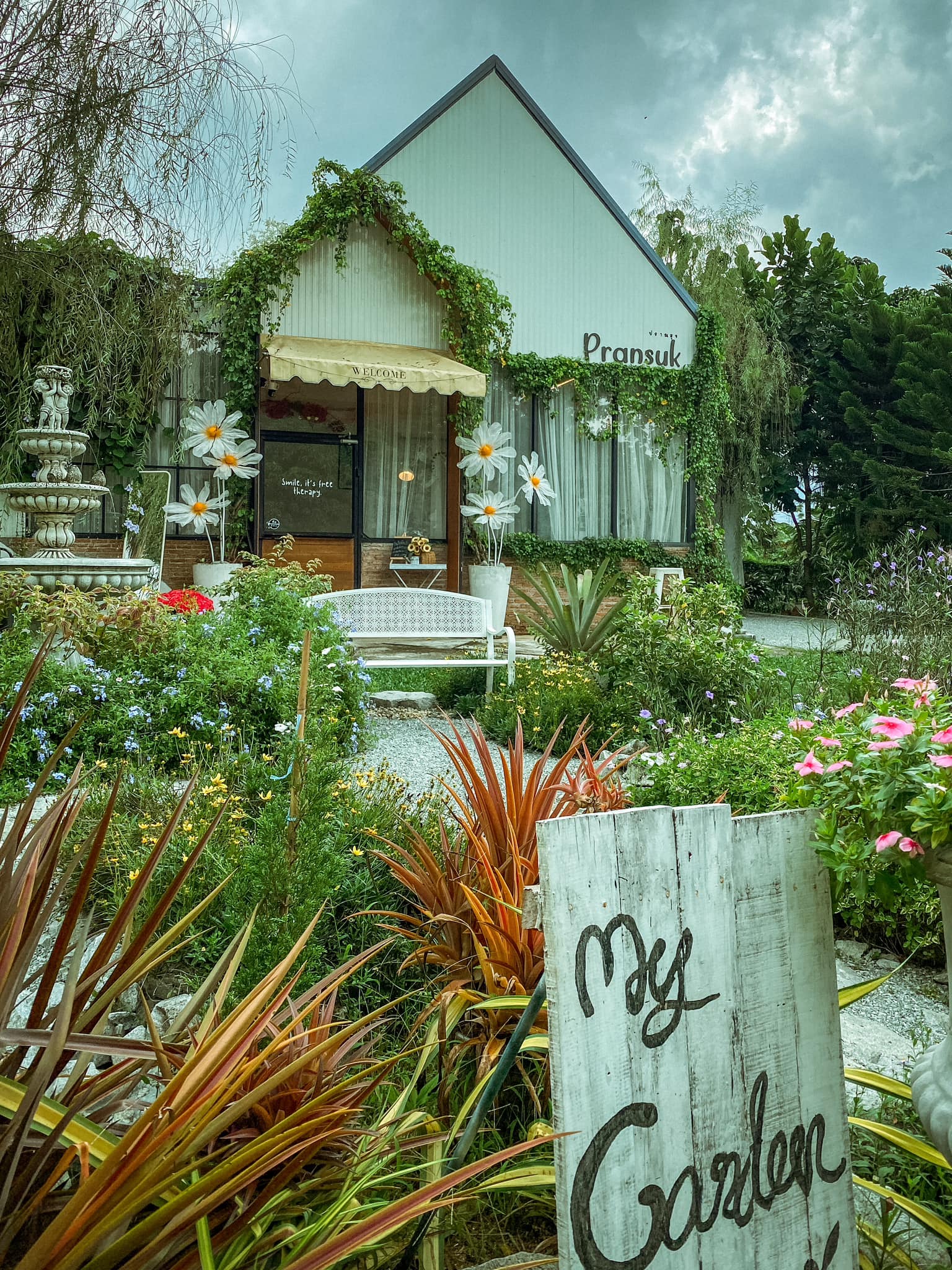 Pransuk, Khagee sriracha cafe, Manga Coffee &amp; Craft, Morning Glory Cafe, สาขาศรีราชา