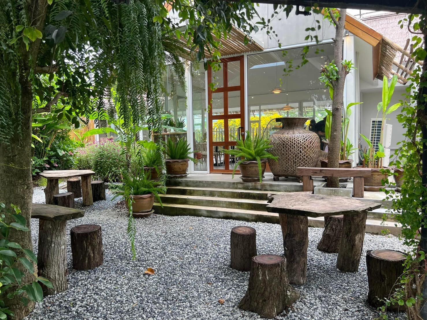 Pransuk, Khagee sriracha cafe, Manga Coffee &amp; Craft, Morning Glory Cafe, สาขาศรีราชา