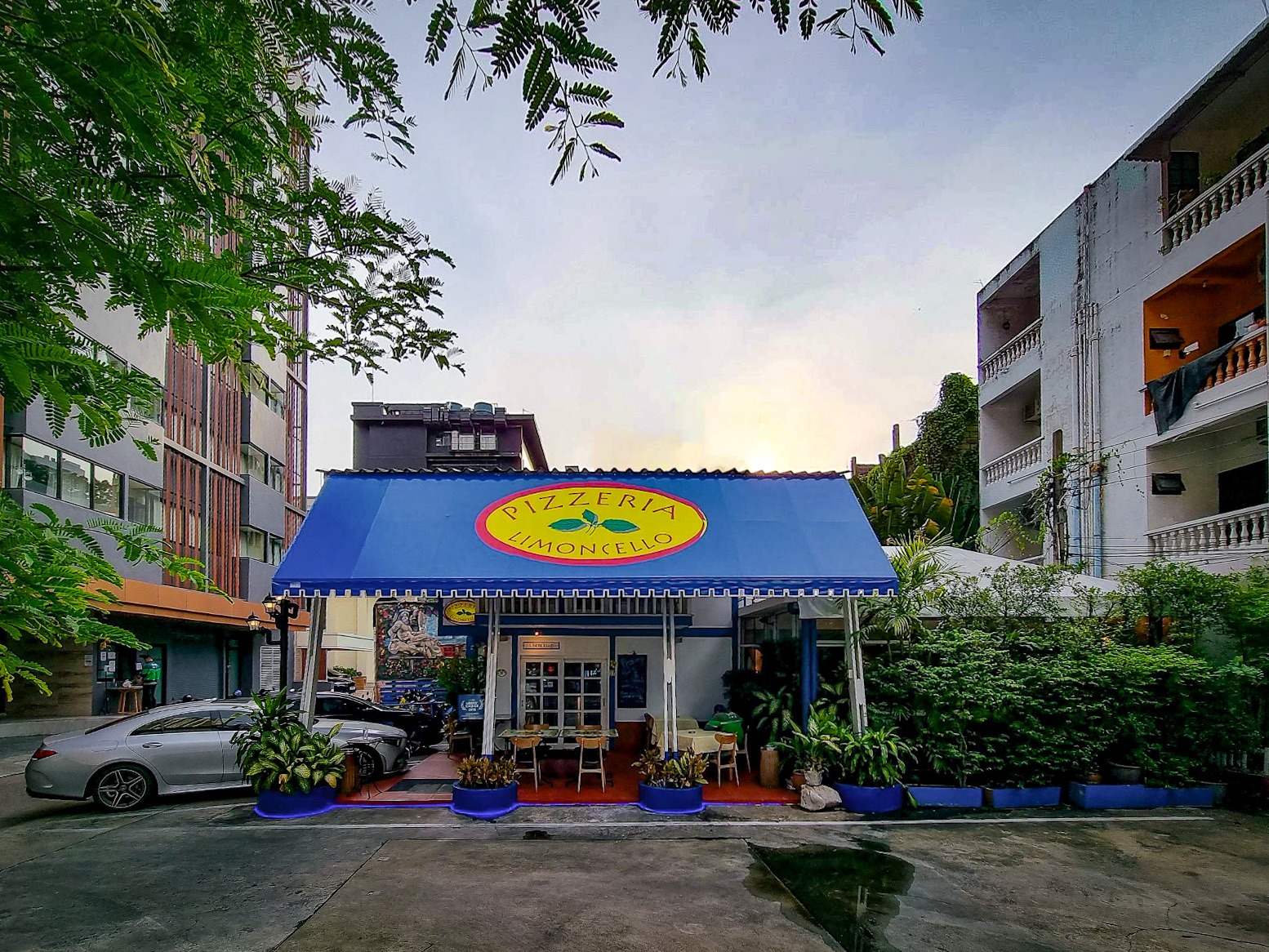 Pizzeria Limoncello, เชฟถนอม, กลมกล่อม BY CHEF AKE, Ciao Pizza, Pizza Aroy, Pizza Massilia, Grazie Pizzeria, The Garden Dough, Lanta Pizzeria, Mama Dolores, PizzaPazza, Dressage Horse Café, Pizzazo, Shelter Pizza พิซซ่าเตาถ่าน