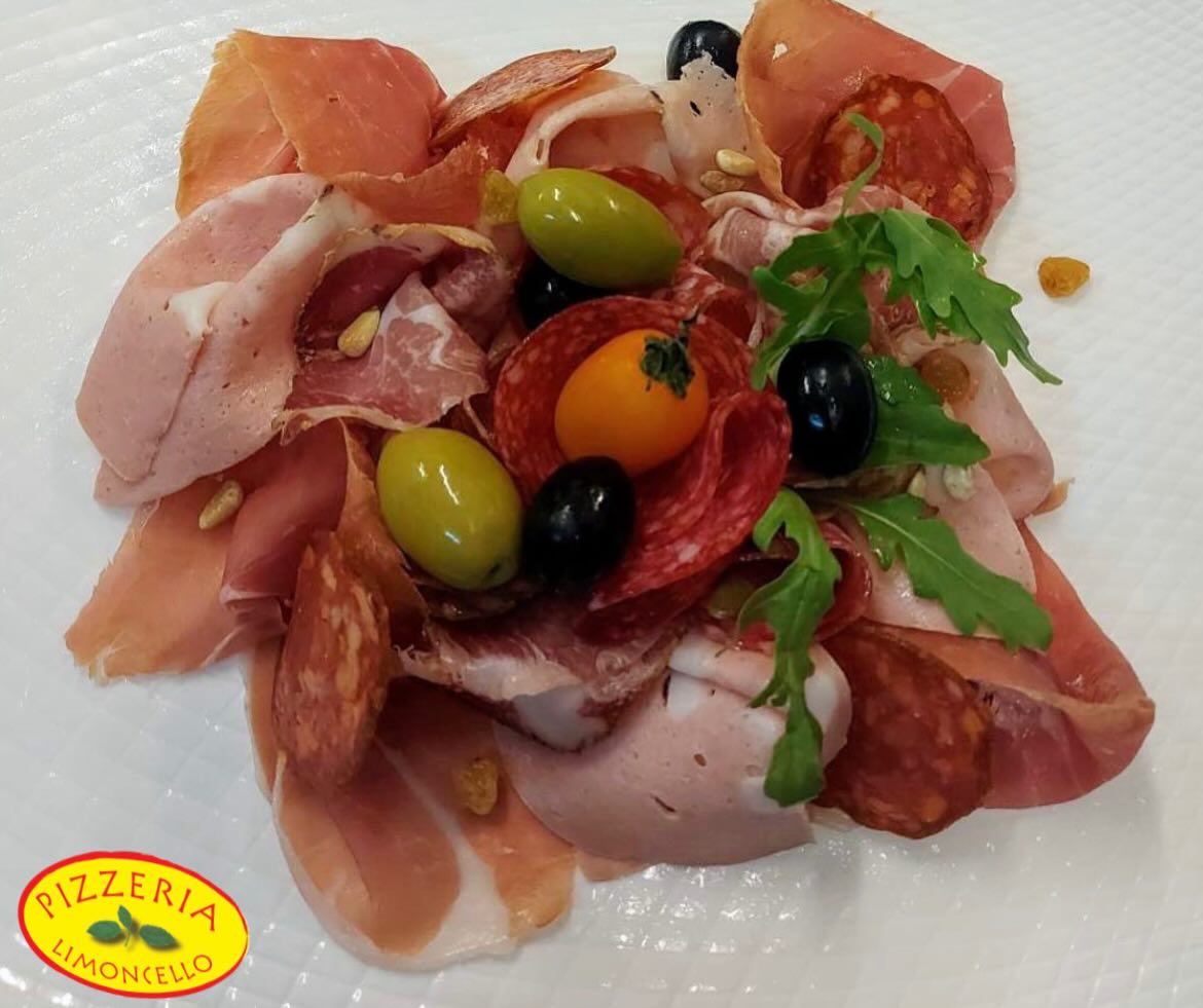 Pizzeria Limoncello, เชฟถนอม, กลมกล่อม BY CHEF AKE, Ciao Pizza, Pizza Aroy, Pizza Massilia, Grazie Pizzeria, The Garden Dough, Lanta Pizzeria, Mama Dolores, PizzaPazza, Dressage Horse Café, Pizzazo, Shelter Pizza พิซซ่าเตาถ่าน