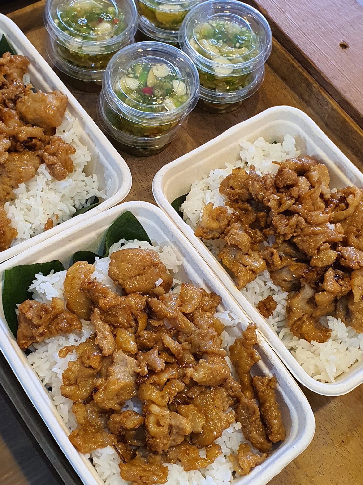 Pakron - พักร้อน เกาะล้าน, Fat Submarine Cafe, เกาะล้านคอฟฟี่แคมป์, Maharak Cafe, Never too small kohlarn, Love on sea, บัวลอยวันวานคาเฟ่ เกาะล้าน