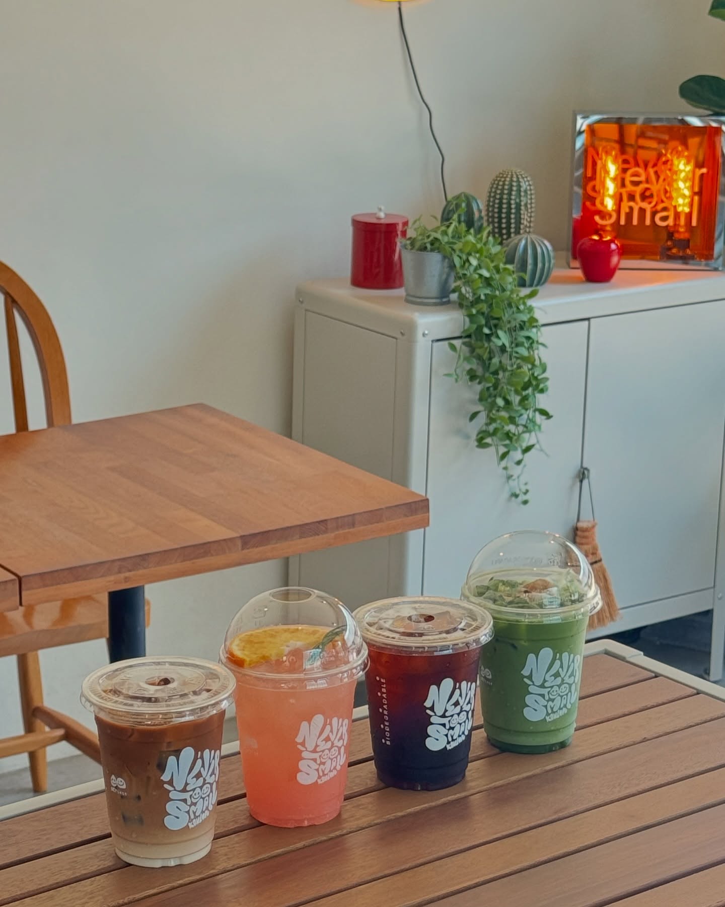 Pakron - พักร้อน เกาะล้าน, Fat Submarine Cafe, เกาะล้านคอฟฟี่แคมป์, Maharak Cafe, Never too small kohlarn, Love on sea, บัวลอยวันวานคาเฟ่ เกาะล้าน