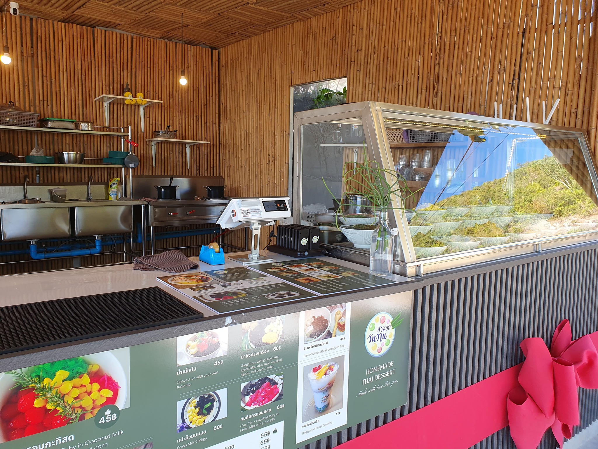 Pakron - พักร้อน เกาะล้าน, Fat Submarine Cafe, เกาะล้านคอฟฟี่แคมป์, Maharak Cafe, Never too small kohlarn, Love on sea, บัวลอยวันวานคาเฟ่ เกาะล้าน