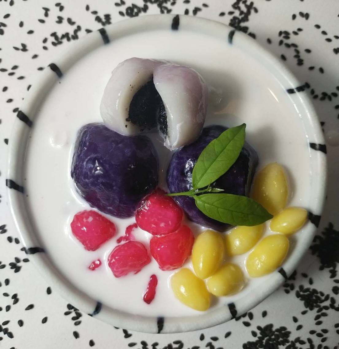 Pakron - พักร้อน เกาะล้าน, Fat Submarine Cafe, เกาะล้านคอฟฟี่แคมป์, Maharak Cafe, Never too small kohlarn, Love on sea, บัวลอยวันวานคาเฟ่ เกาะล้าน