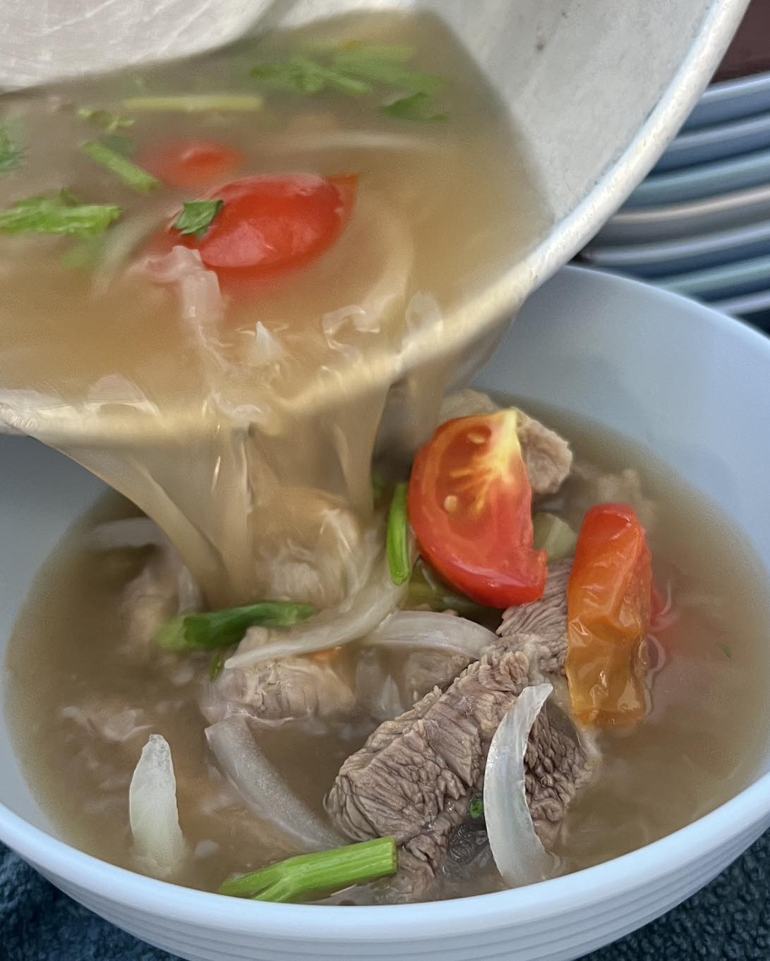 หลังรามฯเมี่ยงปลาเผา, ก๋วยเตี๋ยวกระดูกหมูป้ายเหลือง ลุงจำเนียร, แกงป่า, หนึ่งปูม้าทะเลเผา , โจ๊กข้อไก่ VS., ร้านอาหารจันทน์หอม