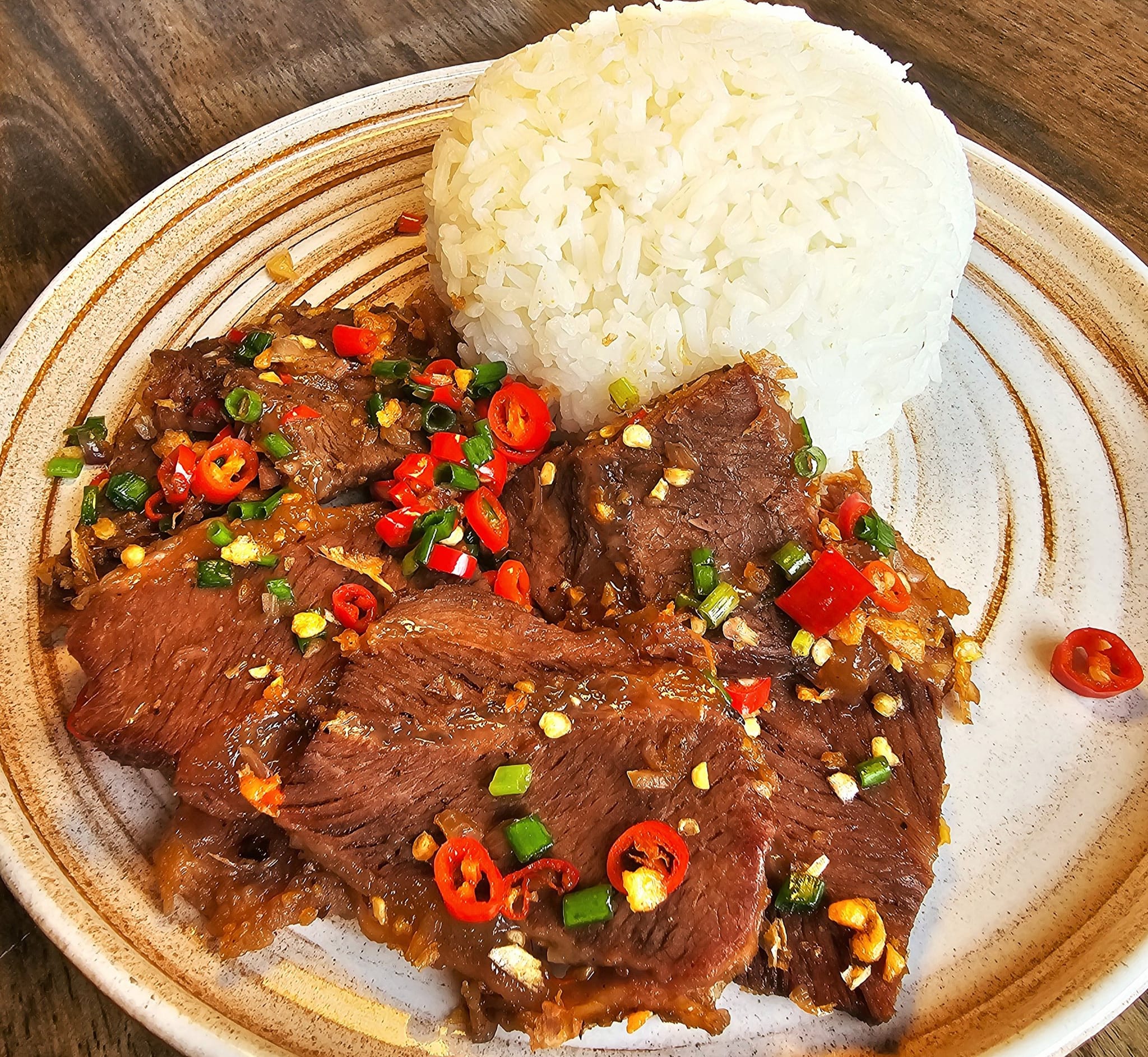 ส้มตำอุทุมพรกสิกรบางลำพู, คาริม โรตีมะตะบะ​, ขนมจีนน้ำยา บางลำภู, เจ้กบบางลำภู ต้มยำกุ้งรอบกลางคืน, Patonggo Cafe, จิระเย็นตาโฟ, ข้าวแกงบางลำพู 2517, ขนมเบื้องแม่ประภา, อาอีซะฮ์ รสดี, พัวกี่, ก๋วยเตี๋ยวลูกชิ้นปลานายง้ำ, โรงนํ้าชา มิตรามิตร, ข้าวแช่แม่ศิริ บางลำพู, พิกุลถั่วแปบแป้งสด, ห้องอาหารกร บางลำพู, เตี๋ยวตุ๋นบ้านสวน สาขาบางลำพู