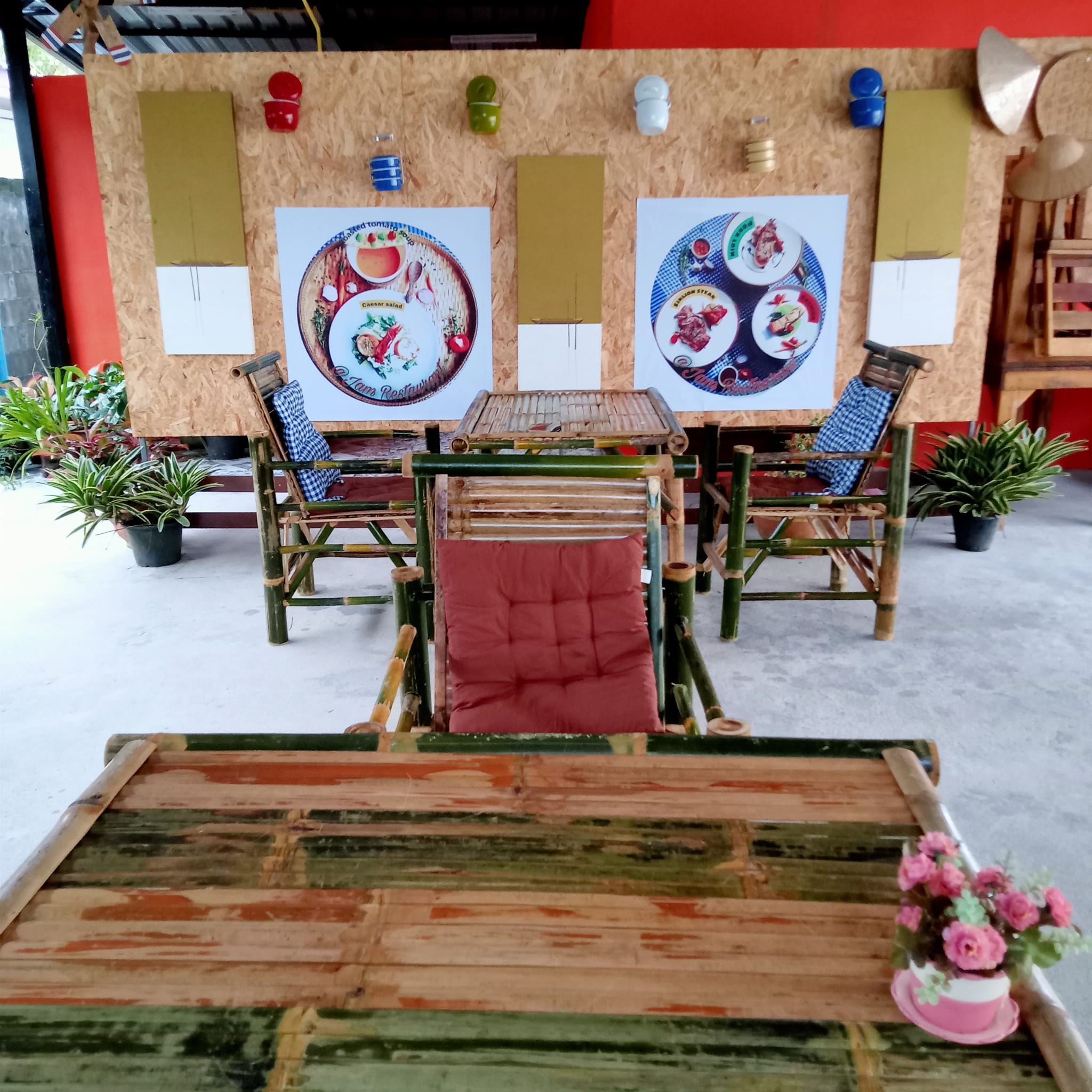 บ้านสวนลุงไข่, พี่เชษฐ์, Sawasdee-CuP Samui, ร้านอาหารข้าวหอม เกาะสมุย, ครัวชาวบ้าน, ท่าเรือสมุยซีฟู้ด, เสบียงเล, Mira Serene, โกเซ้ง เกาะสมุย, ครัวเสวยสมุย, The Roof Samui, มิสสมุย, Jam restaurant