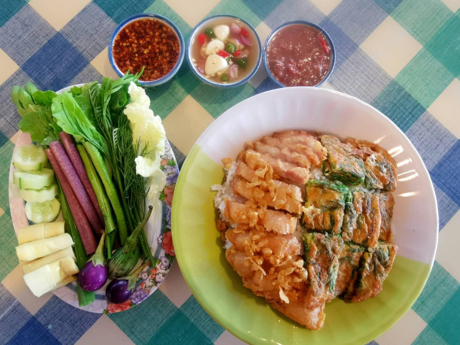 แชมป์ข้าวหมูทอด, สาขาพัทยา, หมูทอด BunBun, หมูทอด โพธิ์งาม - Rare Item, เหนียวหมู DRIVE THRU by i-Dle, ติดลม หมูทอดปลาร้า Delivery, หมูทอดเบรกแตก, หมูทอดจับกัง, หมูทอดราชวัตร, กินกันหมูทอด, หมูทอดติดฟัน, หมูหม้อเทพ, หมูทอดชาววัง, หมูทอดเจ๊จง, เฮงจัง หมูกระเทียม, Zaabmootod, ซุปเปอร์หมูทอด, แม่น้อยหมูทอด