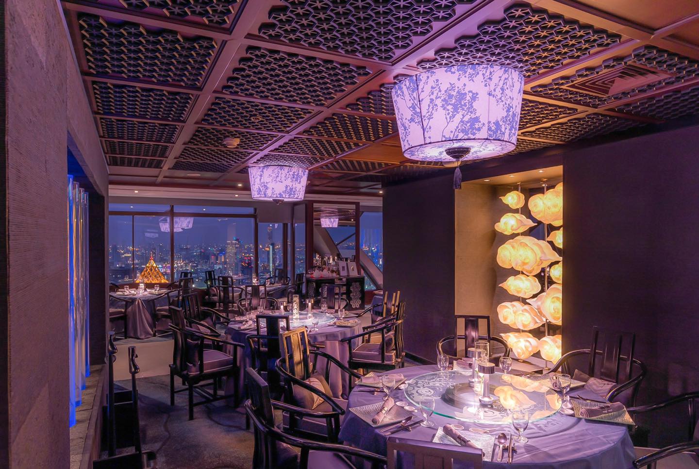 Bai Yun Chinese Restaurant, Banyan Tree Bangkok, เดอะมัลเบอร์รี ไชนีส คูซีน, The Berkeley Hotel Pratunam, ภัตตาคารจีนอีสต์โอเชี่ยน, SC Park Hotel, Fei Ya, ห้องอาหารจีน หลิว, Conrad Bangkok, LIN-FA Chinese Restaurant