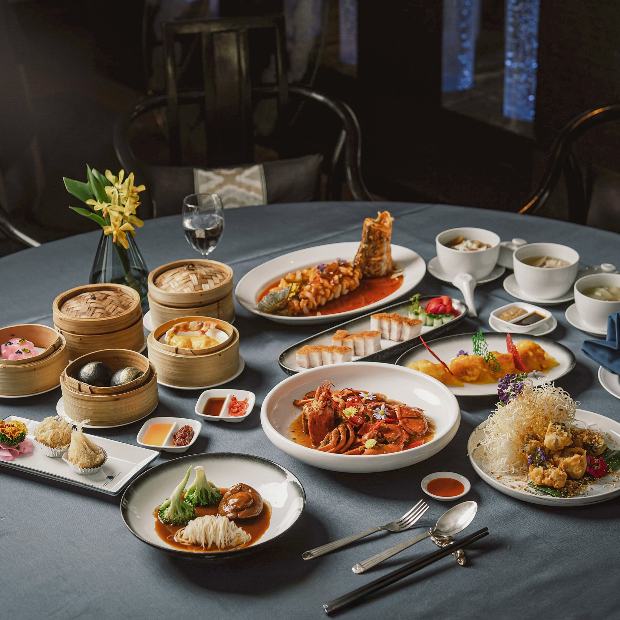 Bai Yun Chinese Restaurant, Banyan Tree Bangkok, เดอะมัลเบอร์รี ไชนีส คูซีน, The Berkeley Hotel Pratunam, ภัตตาคารจีนอีสต์โอเชี่ยน, SC Park Hotel, Fei Ya, ห้องอาหารจีน หลิว, Conrad Bangkok, LIN-FA Chinese Restaurant