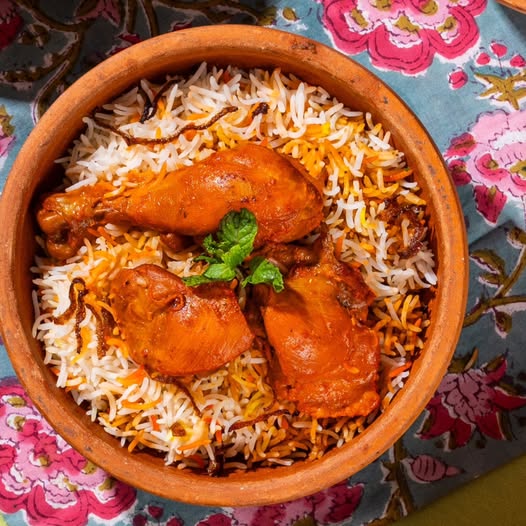 CURRY IN BOXES, Zafran Eatery, Tony's Restaurant พาหุรัด, Indian Essence Art, Indian Cuisine , Deven Chef Restaurant, Spicy by Nature, Indian Food 17 ถนนเจริญนคร, Amritsr, Indus, Royal India