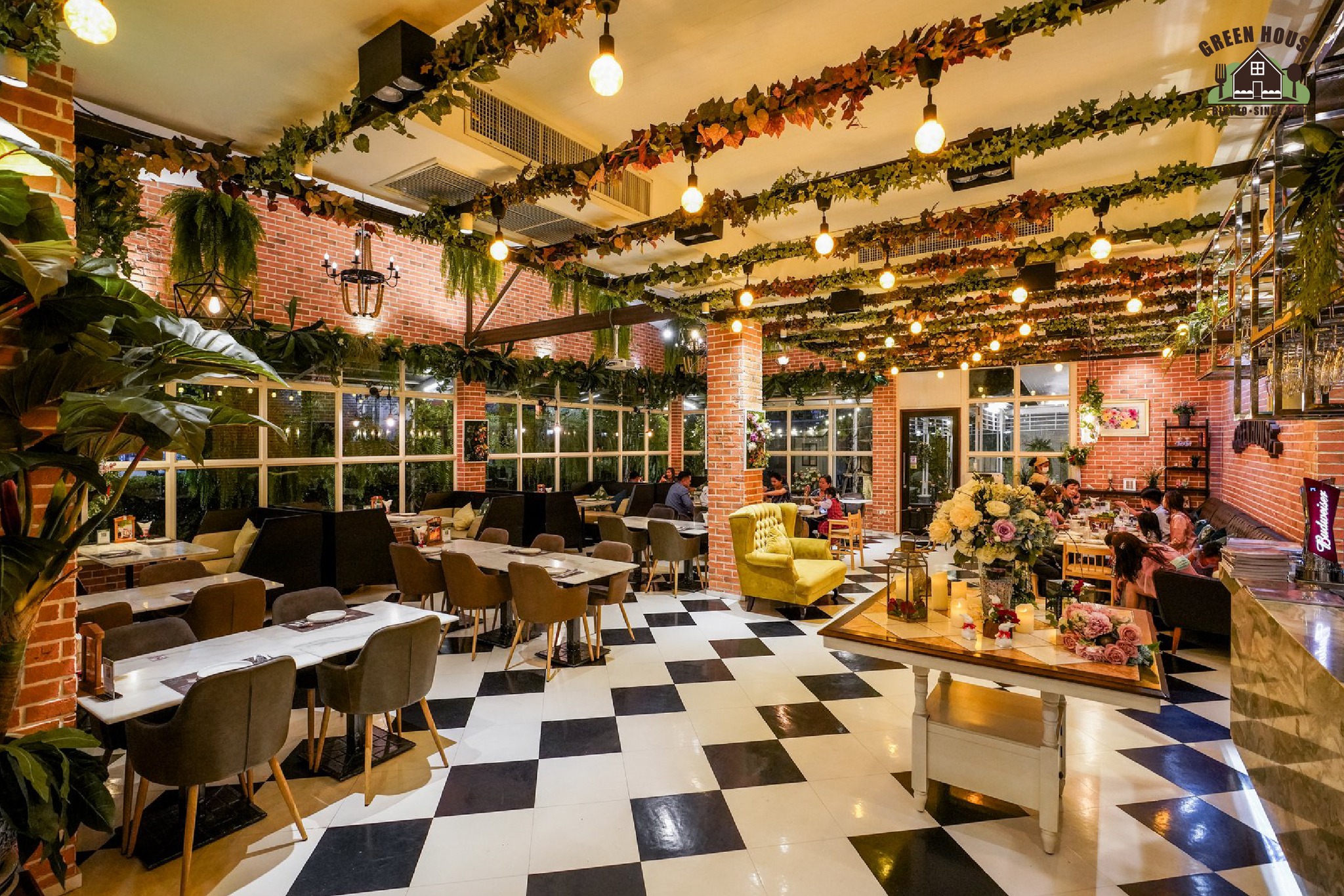 Hansacafe.food.garden, Green House Bistro, BECX, Plantnery Green Café, Langbaan cafe&amp;chill, ฉลู คาเฟ่, Mom’s Veggie Cafe, Another Home Cafe, Me Long Cafe, ร.เรือตัวอ้วน, Slot Co-Working Space, Mitte Coffee, Mita Coffee and Art, Bluebell Café, 10cc Coffee