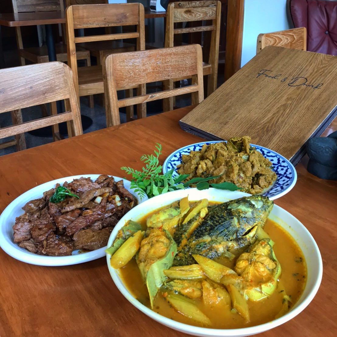 ครัวจำแลง แปลงกาย, เสือใต้, ปิ่นโตพ่อ, ศรีขมิ้น, สาขาพระราม 9 - ศรีนครินทร์, บ้านไอซ์