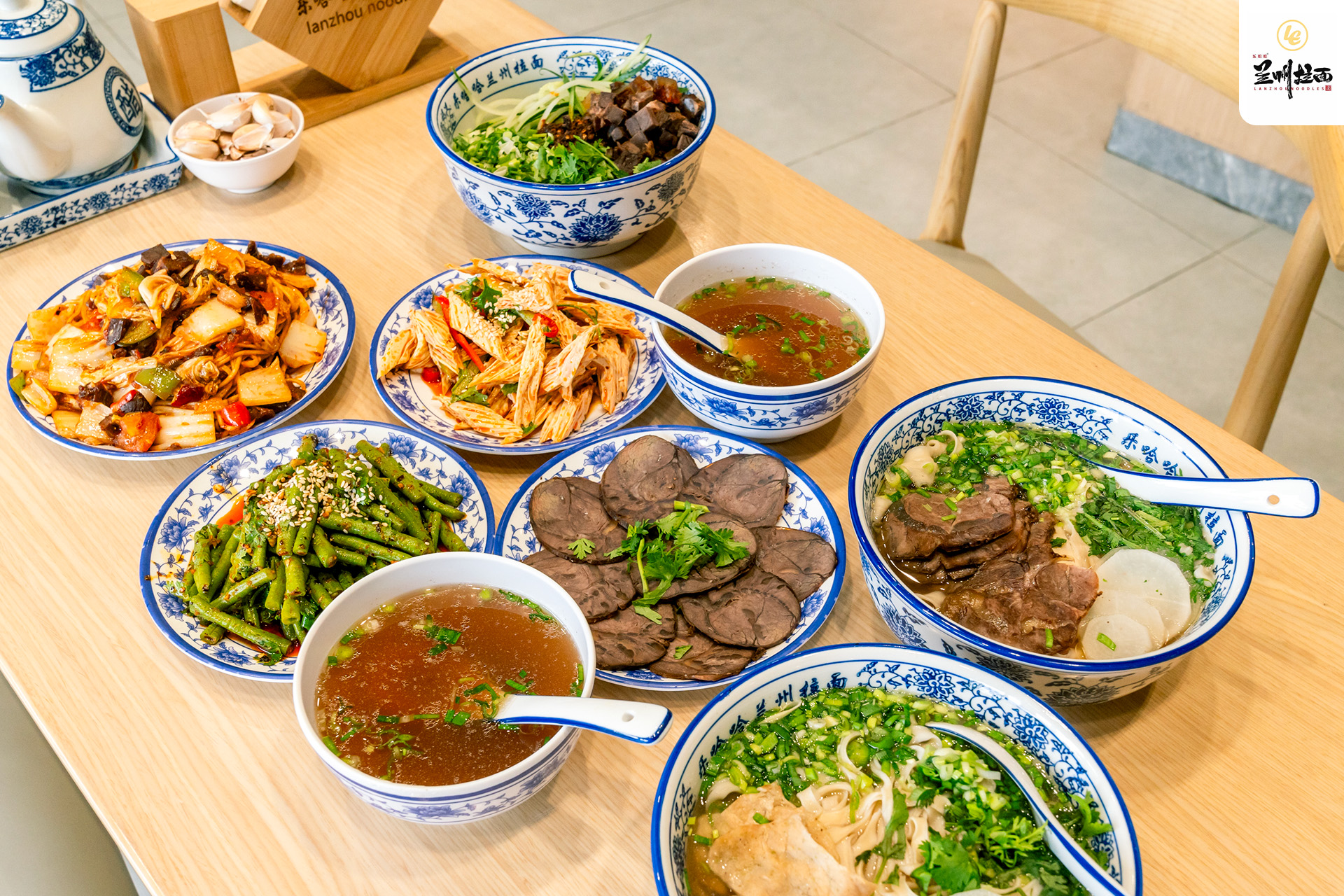 โคตรยำ ห้วยขวาง, Lehaha Lanzhou Ramen (สาขาห้วยขวาง), Kuang Seafood, เจ๊ติ๋มซีฟู้ดห้วยขวาง, เปลว ก๋วยเตี๋ยวต้มยำ, Rakuzen Time