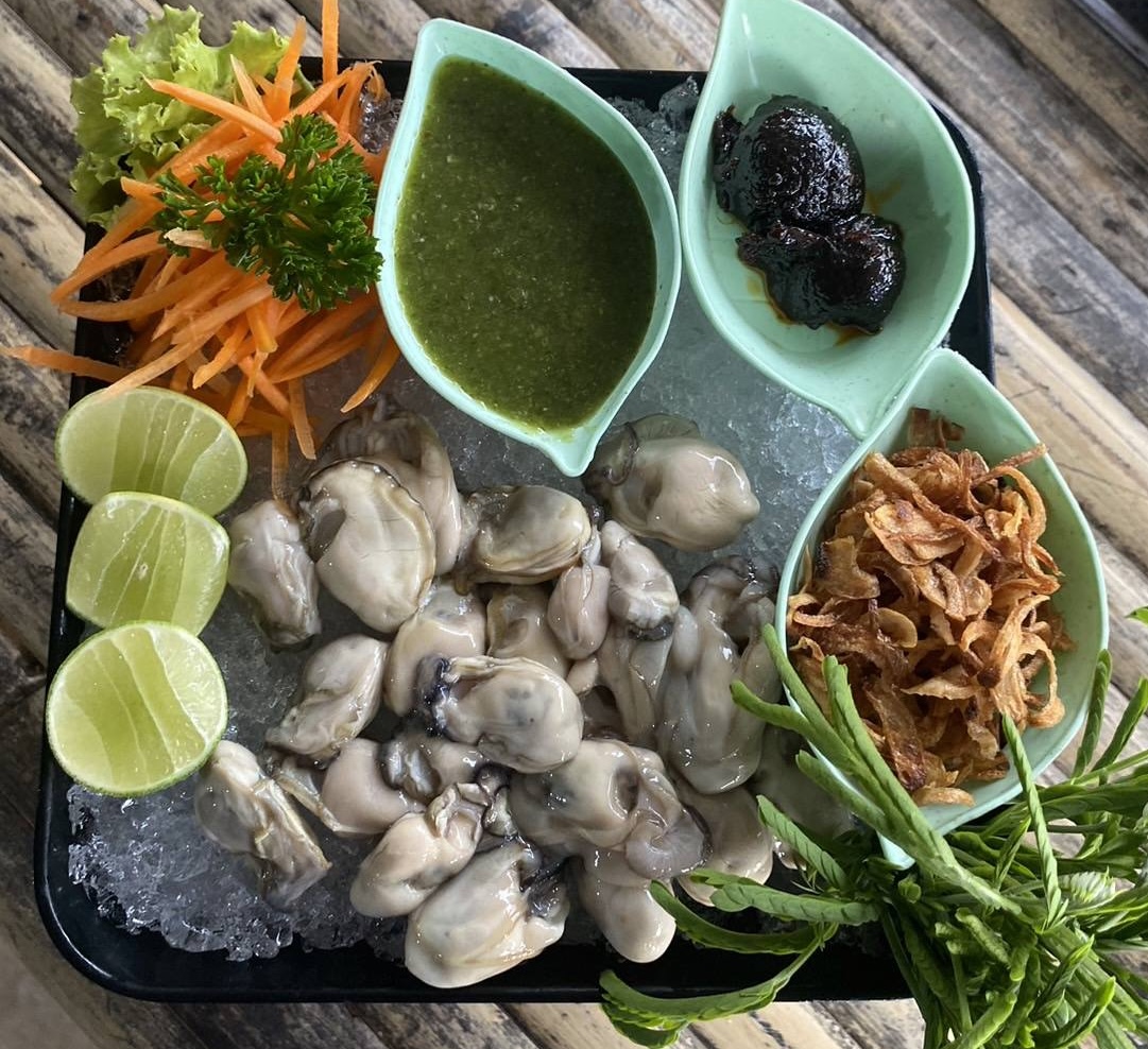 สวนชื่นสุข, Ar Restaurant Hatyai 嗳, ศิริ ต้มเลือดหมูหาดใหญ่, ไก่กรอบพี่เน่, ในรู, กุ๊กชัยติ่มซำ-ก๋วยเตี๋ยวราดหน้าปลากะพง, ร้านใต้ขอย ซอยตัน, กันเอง, หนานหยวน บะหมี่เกี๊ยวกุ้ง, สาขาปุณณกัณฑ์, ป่ายาง, บ้านก้ามปู, โชคดีแต่เตี้ยม บะกุ๊ดเต๋, ไก่ทอดหาดใหญ่มีนา, ร้านราดหน้าโกฉ่อน, ขนมจีนป้าชื่น, Space Bar, ขนมไข่เตาถ่านน้องนิล&amp;คาเฟ่, ข้าวต้มรถแดง