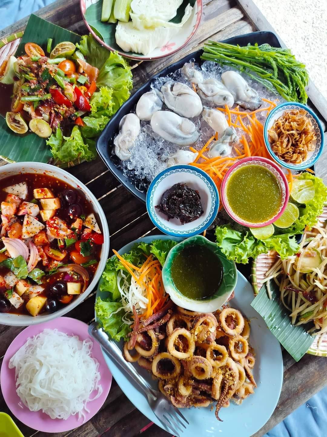 สวนชื่นสุข, Ar Restaurant Hatyai 嗳, ศิริ ต้มเลือดหมูหาดใหญ่, ไก่กรอบพี่เน่, ในรู, กุ๊กชัยติ่มซำ-ก๋วยเตี๋ยวราดหน้าปลากะพง, ร้านใต้ขอย ซอยตัน, กันเอง, หนานหยวน บะหมี่เกี๊ยวกุ้ง, สาขาปุณณกัณฑ์, ป่ายาง, บ้านก้ามปู, โชคดีแต่เตี้ยม บะกุ๊ดเต๋, ไก่ทอดหาดใหญ่มีนา, ร้านราดหน้าโกฉ่อน, ขนมจีนป้าชื่น, Space Bar, ขนมไข่เตาถ่านน้องนิล&amp;คาเฟ่, ข้าวต้มรถแดง