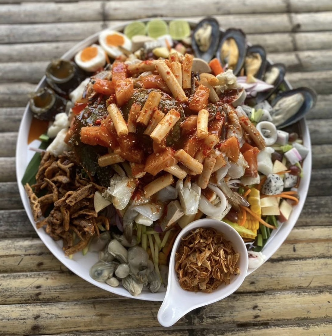 สวนชื่นสุข, Ar Restaurant Hatyai 嗳, ศิริ ต้มเลือดหมูหาดใหญ่, ไก่กรอบพี่เน่, ในรู, กุ๊กชัยติ่มซำ-ก๋วยเตี๋ยวราดหน้าปลากะพง, ร้านใต้ขอย ซอยตัน, กันเอง, หนานหยวน บะหมี่เกี๊ยวกุ้ง, สาขาปุณณกัณฑ์, ป่ายาง, บ้านก้ามปู, โชคดีแต่เตี้ยม บะกุ๊ดเต๋, ไก่ทอดหาดใหญ่มีนา, ร้านราดหน้าโกฉ่อน, ขนมจีนป้าชื่น, Space Bar, ขนมไข่เตาถ่านน้องนิล&amp;คาเฟ่, ข้าวต้มรถแดง