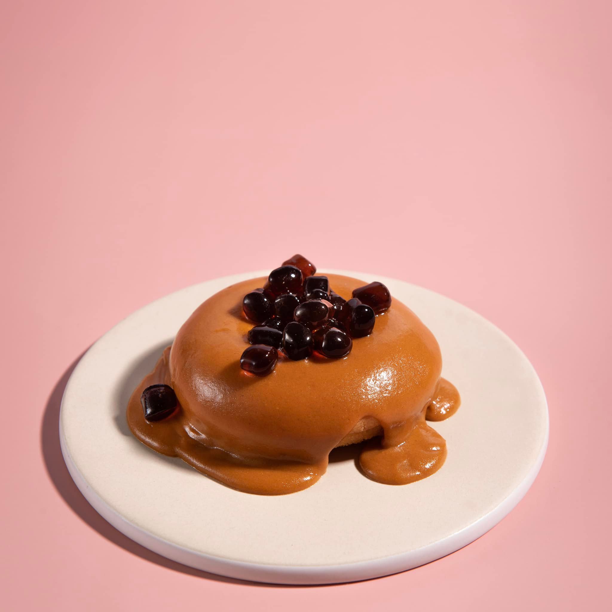 แดงราชาหอยทอด, เปาะเปี๊ยะสด ตรอกสุกร, SO-K cafe, เช็งซิมอี๊ (แป้งกลมอารมณ์ดี), ก๋วยเตี๋ยวตรอกโรงหมู, ข้าวมันไก่พิชัยไก่ตอน, Scoopp, ข้าวขาหมู "มันอยู่ในกระทะ"ตรอกโรงหมู, เบ๊ซุ่นหลี, สีมรกต, สุกี้เตาถ่าน ตรอกโรงหมู, Amass coffee art toys, Kanom Donut, ก๋วยเตี๋ยวหมูตุ๋นเจ๊ปู