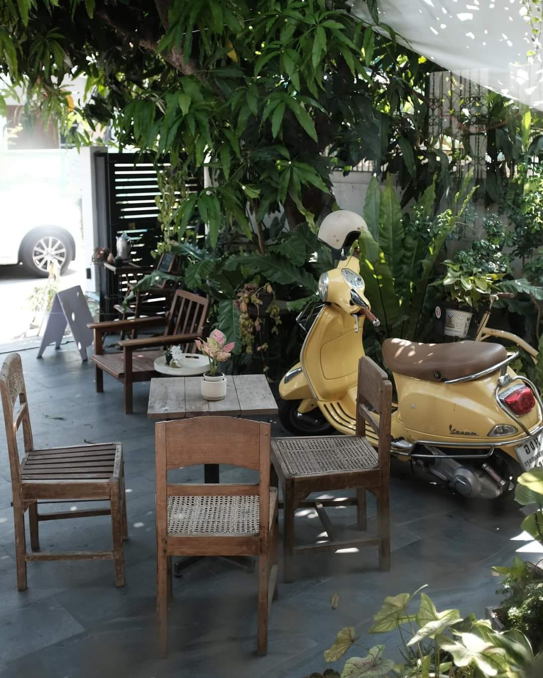 DULCE Casa de Pan, COME escape cafe, Iriscoffee, ปนิษ, Baan Orpor, Loading Caffeine, Little Hideout, Real Cafe, Simple Day Gelato, Cafe' Precious Space Time