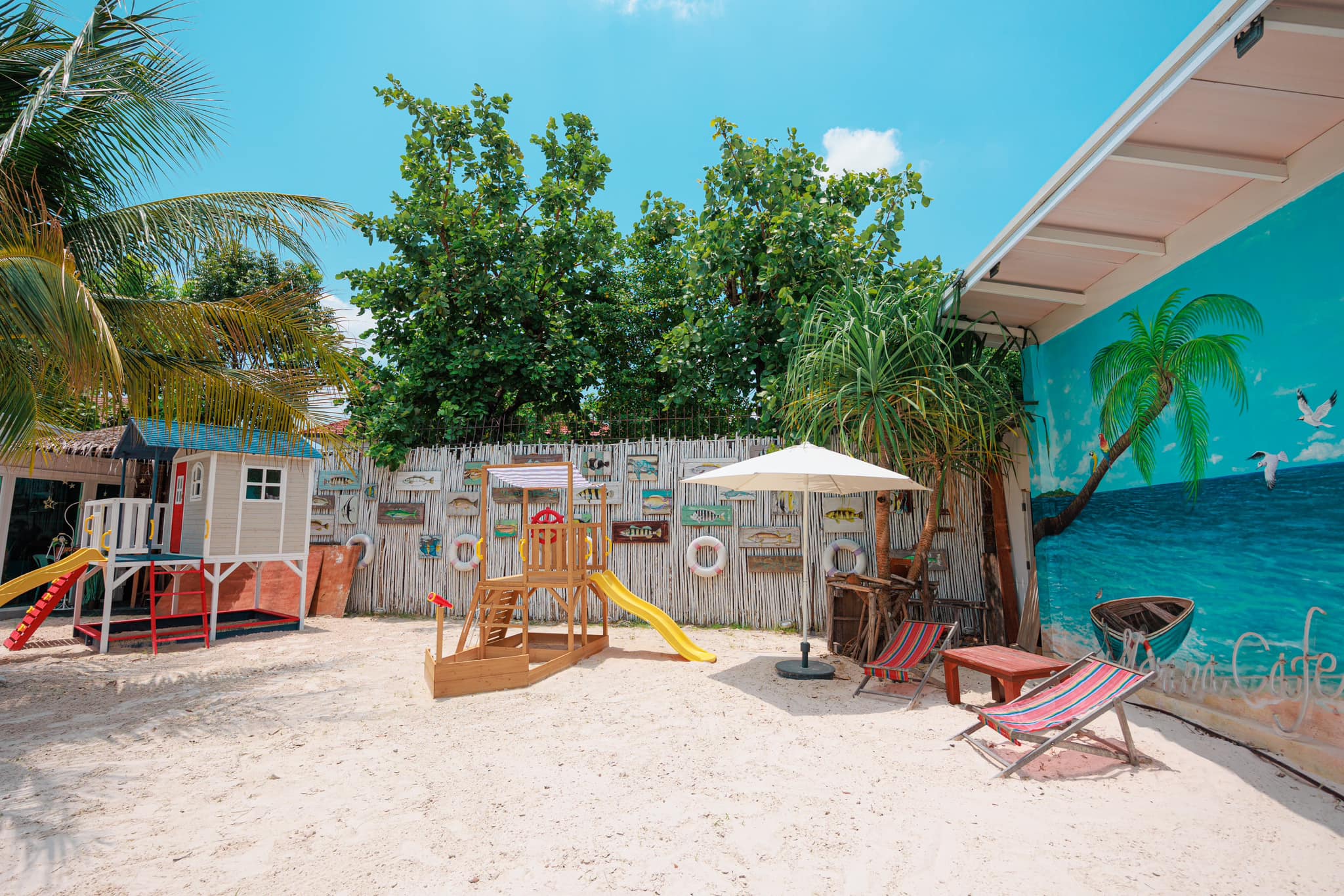 Kiddies’ House, ม้าก้านกล้วย คิดส์คาเฟ่, Little sheep kids cafe, Kickinkids, Moana Cafe, Organika Cafe and Play, Little Barn Kids Cafe, Pumpkin Art Town, DUBUA CAFE, FARM LUCK, Dressage Horse Café, Buttercup, Mari go round