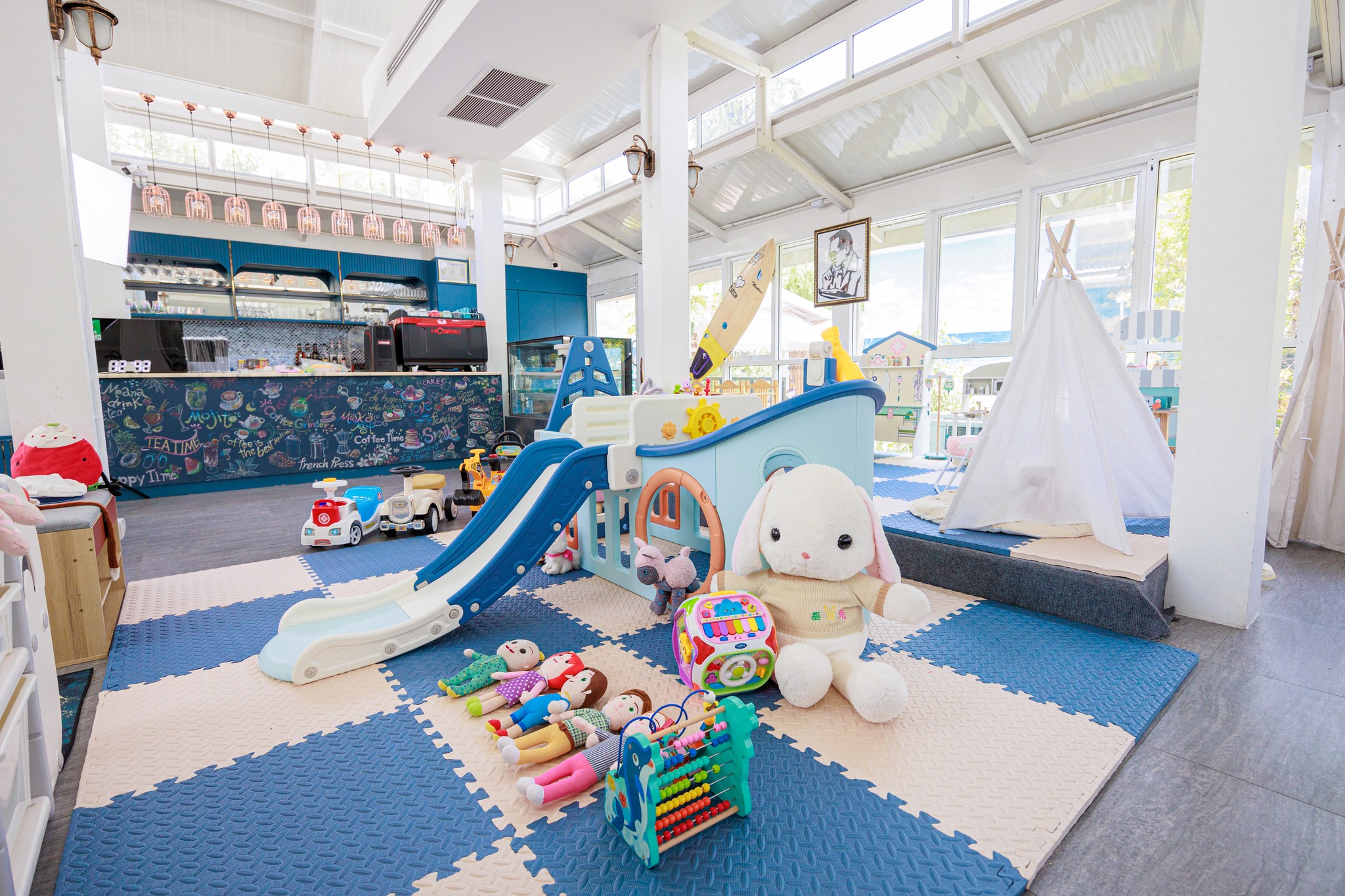 Kiddies’ House, ม้าก้านกล้วย คิดส์คาเฟ่, Little sheep kids cafe, Kickinkids, Moana Cafe, Organika Cafe and Play, Little Barn Kids Cafe, Pumpkin Art Town, DUBUA CAFE, FARM LUCK, Dressage Horse Café, Buttercup, Mari go round