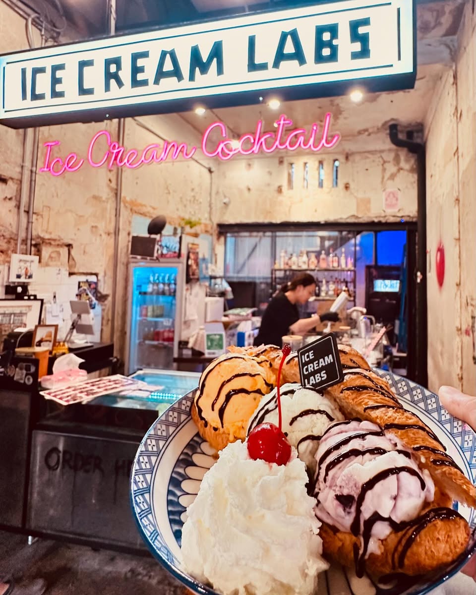 Wallflowers Cafe, Ba hao 八號, 103 - Bed and Brews, Píjiǔ Bar