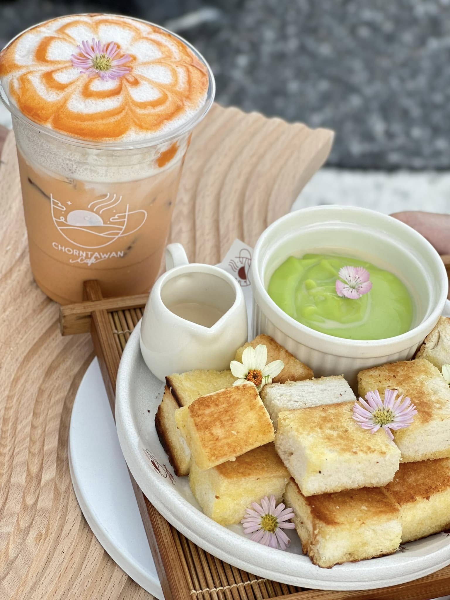 Midland Fami, Chorntawan café - ชอนตะวัน คาเฟ่, 5050cafebar, Baanbaicafe บ้านใบคาเฟ่, Lemon Me Farm, Autumn haus, STARTCafé, April Flavors cafe, Destiny cafe'