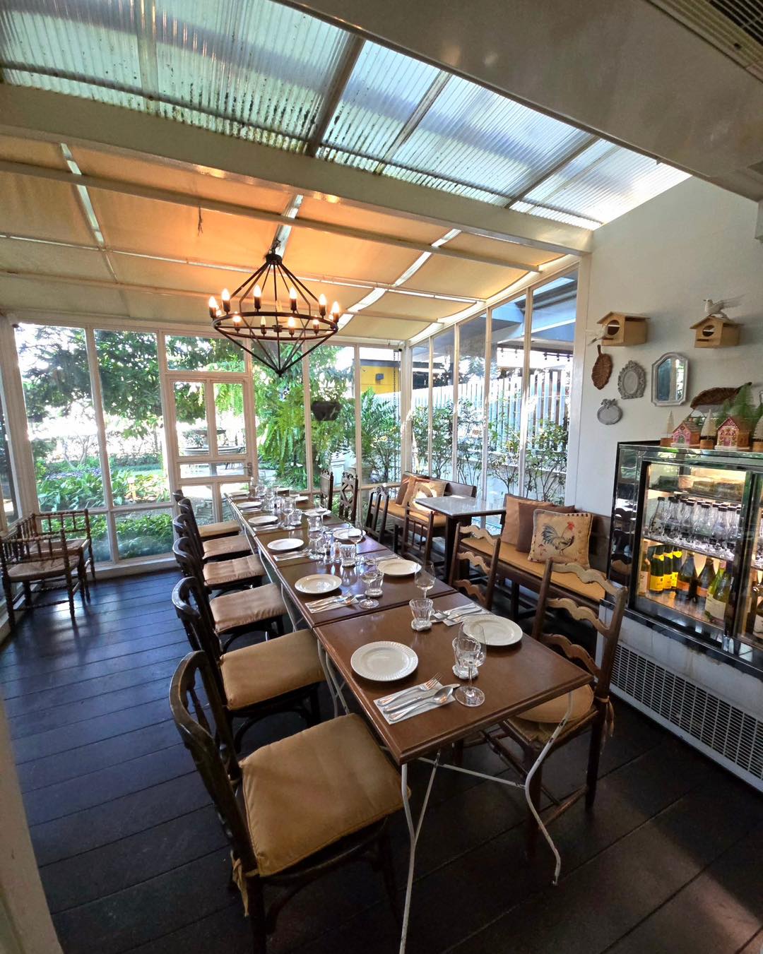 บ้านสวย ในสวน, Siam Brasserie , The Treehouse Nongchok, Natura Cafe, BaanNaiSuan Cafe&amp;Yoga, Patom, Portobello &amp; Désiré, ครัวบ้านสวนสุวรรณ, ร้านอาหารฐิตารีย์ สวนรถไฟ จตุจักร, บ้านสวน อบอวลรัก