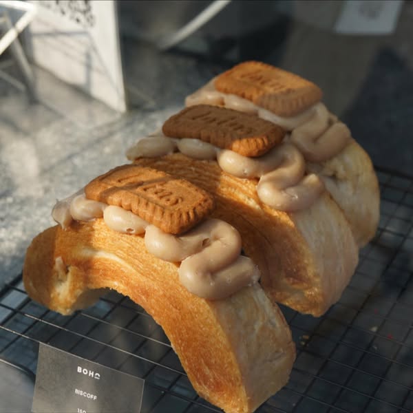 BOHO STORY CAFE, Z2 Cafe, Cafe ริมบัว กาญจนบุรี, DAY'S CAFE, RAVI RIVA CAFE, มีนา cafe', ลำยวน กาญจนบุรี