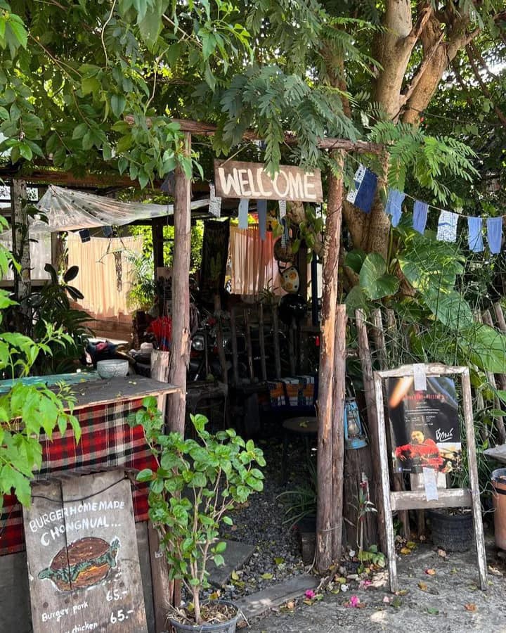 NAYA Cafe, Krasai.cafe, Sanoh at Ayutthaya, ชีวาคาเฟ่, FENG, Tewa Cafe Ayutthaya, Homeboy, PRANG VIEW, Peko Peko Cafe - ペ コ ペ コ, A Lovely Table, Busaba Cafe &amp; Meal, WIWA House Cafe', The Summer House, Phoyard, Cafe' de Zia, Café Kantary Ayutthaya, บ้านข้าวหนม, Basic Space Coffee, Cafe'Trifecta, ในคลองคาเฟ่, ไม้ขาวคาเฟ่ ayutthaya, ชงนวล'Cafe