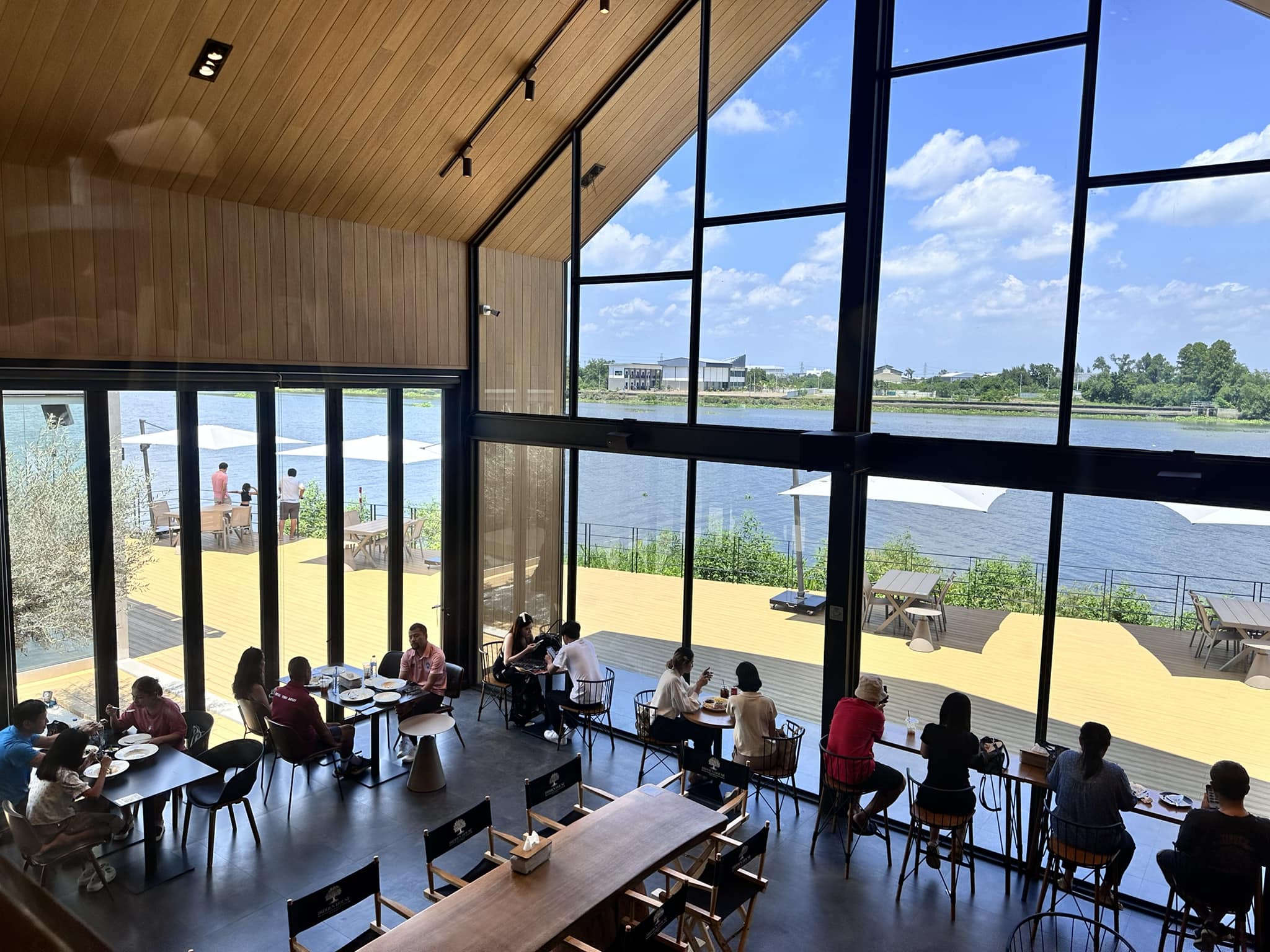 เรือนชายน้ำ Cafe&amp;Restaurant, ban.jingjo, See Sea Sun - แบบง่ายๆ, ขวัญข้าว ริเวอร์ไซด์, The sunflower cafe, KokoroCafe', FREJA Coffee &amp; Co, Rays River Cafe, Behind The Beans, พร้าวหอมคาเฟ่, Kinlamoon, House Cafe', บ้านสวนพาฝัน, La Bella Cafe, PakPap Cafe, ขมุน คาเฟ่ มหาชัย, Baanthaicafe, ดีกัน คาเฟ่, COCO CAFE'