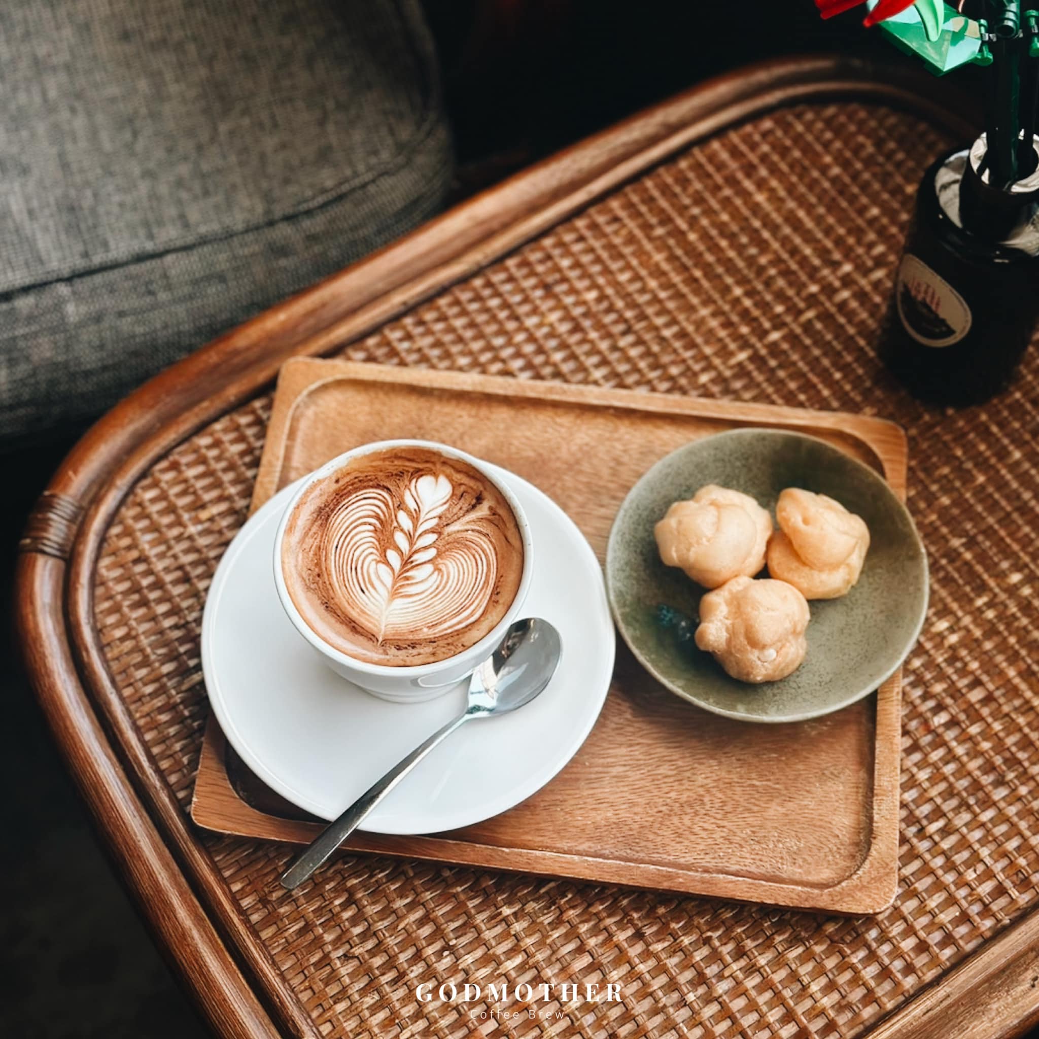 Chuen.floralhomecafe, Ralph.cafe, Howdy Cafe&amp;Bistro, qoofe.cafe, Santipanich cafe, Godmother Coffee Brew., ปัจจัยสี่คาเฟ่, WHITE JAI