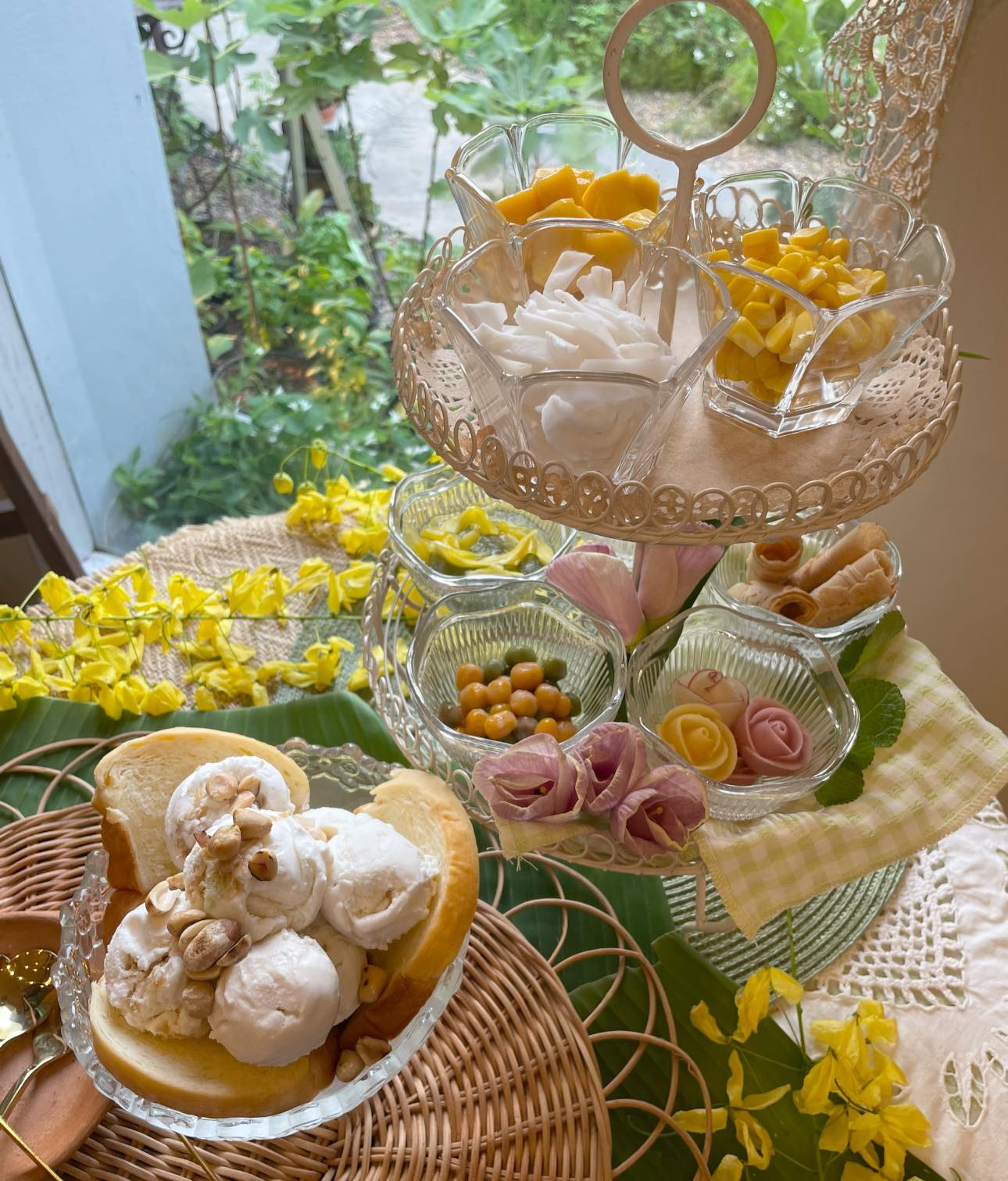 Chuen.floralhomecafe, Ralph.cafe, Howdy Cafe&amp;Bistro, qoofe.cafe, Santipanich cafe, Godmother Coffee Brew., ปัจจัยสี่คาเฟ่, WHITE JAI