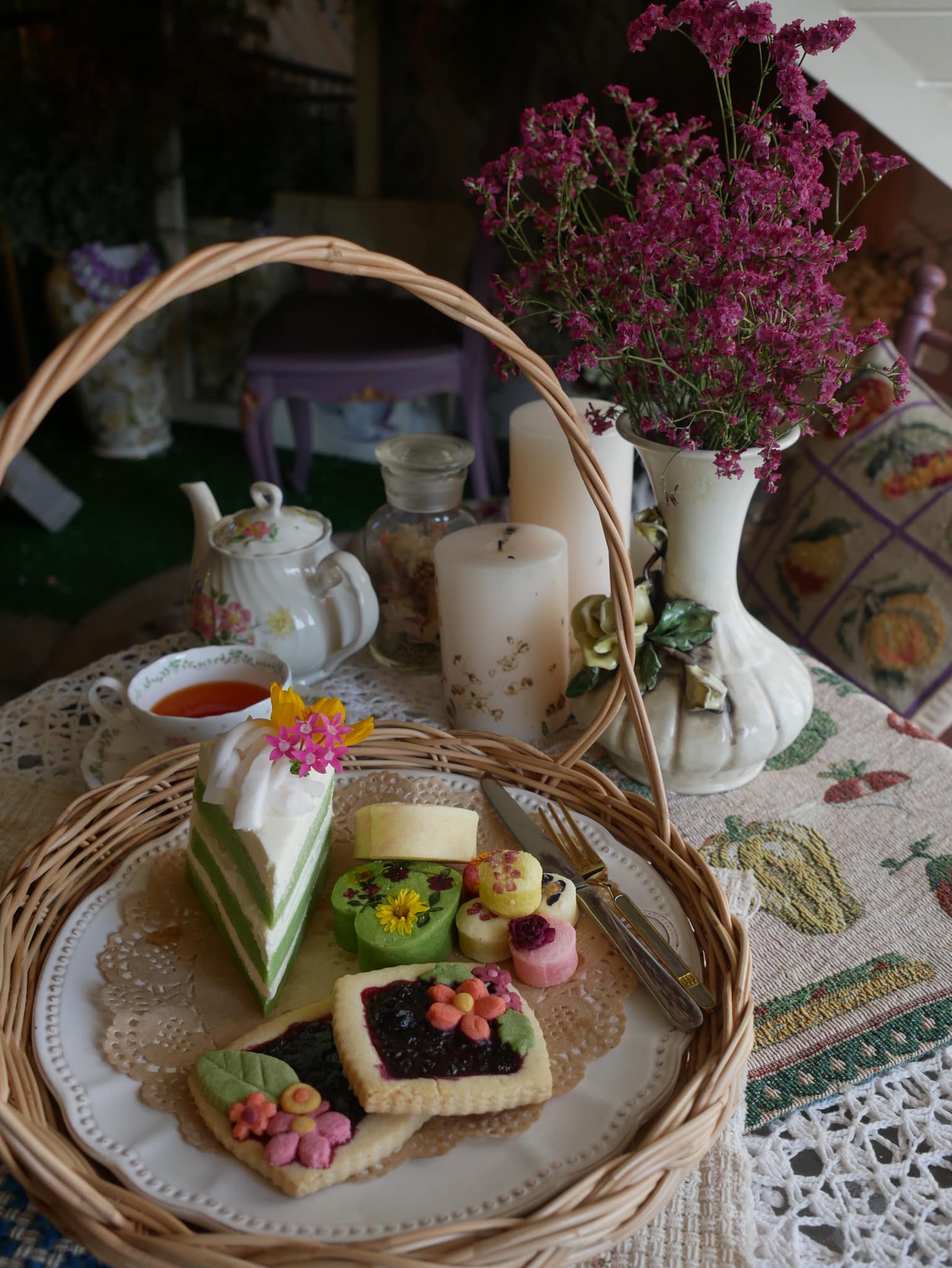 Chuen.floralhomecafe, Ralph.cafe, Howdy Cafe&amp;Bistro, qoofe.cafe, Santipanich cafe, Godmother Coffee Brew., ปัจจัยสี่คาเฟ่, WHITE JAI