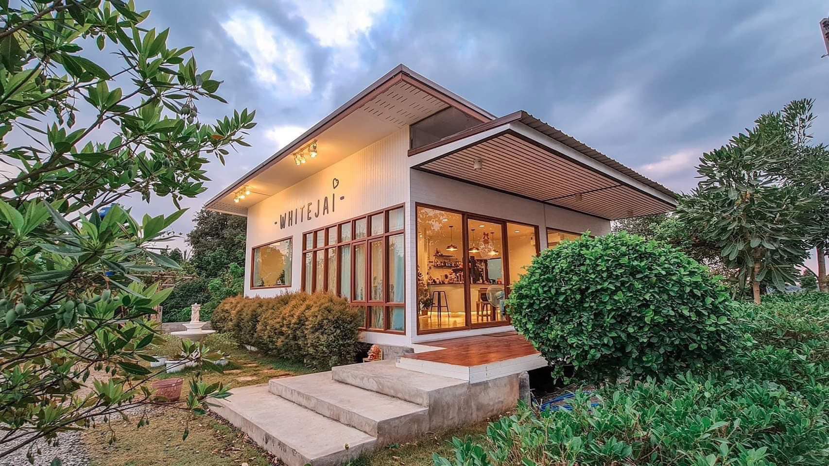 Chuen.floralhomecafe, Ralph.cafe, Howdy Cafe&amp;Bistro, qoofe.cafe, Santipanich cafe, Godmother Coffee Brew., ปัจจัยสี่คาเฟ่, WHITE JAI