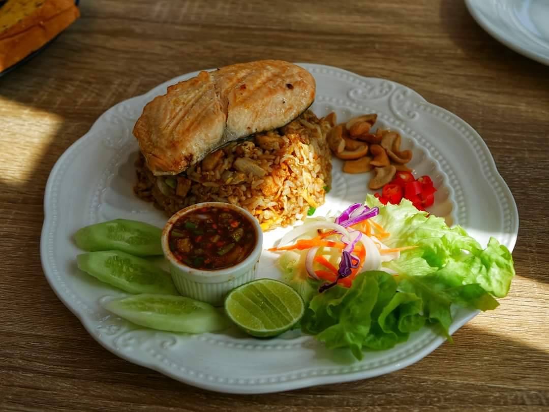 Chuen.floralhomecafe, Ralph.cafe, Howdy Cafe&amp;Bistro, qoofe.cafe, Santipanich cafe, Godmother Coffee Brew., ปัจจัยสี่คาเฟ่, WHITE JAI