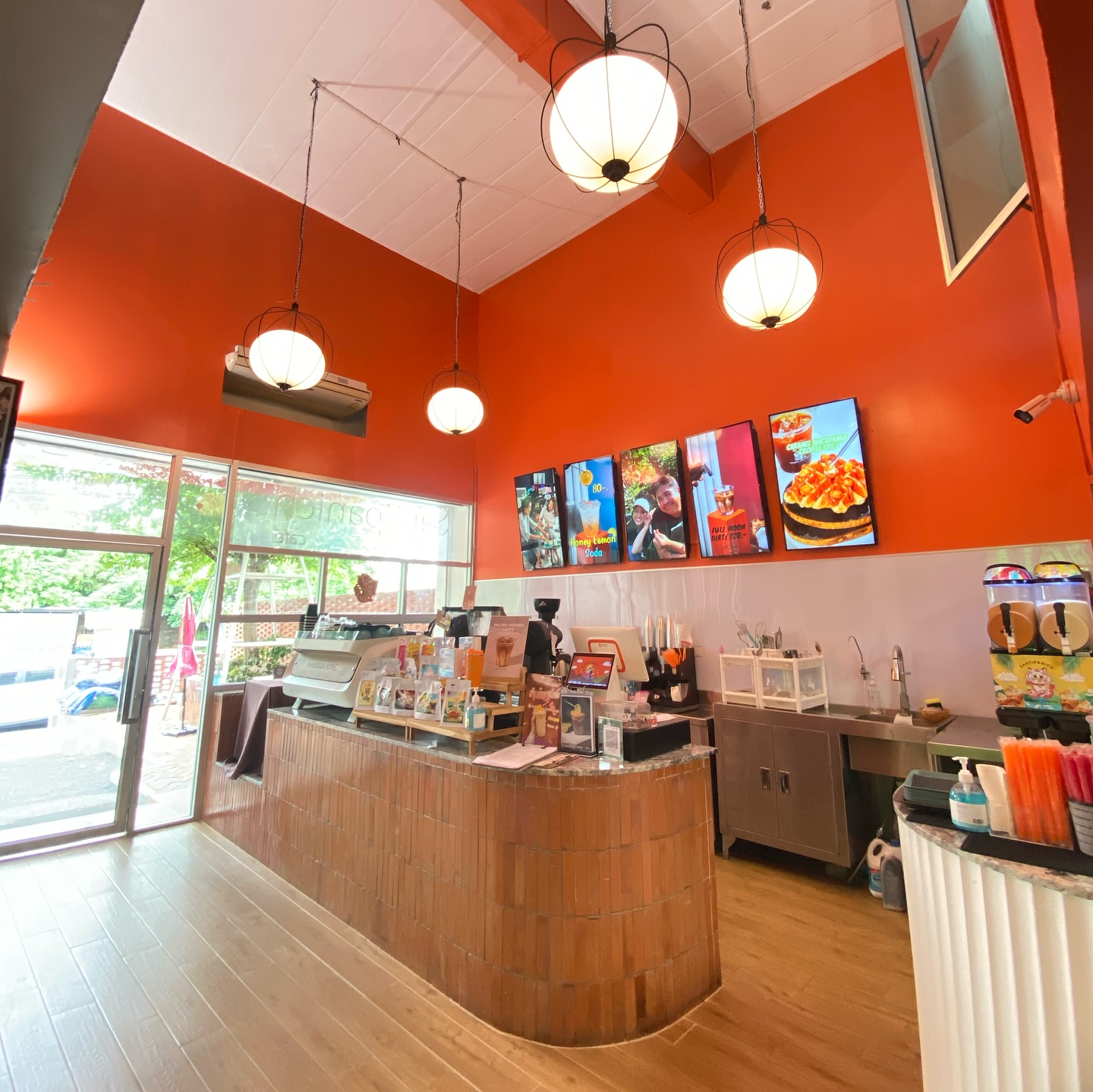 Chuen.floralhomecafe, Ralph.cafe, Howdy Cafe&amp;Bistro, qoofe.cafe, Santipanich cafe, Godmother Coffee Brew., ปัจจัยสี่คาเฟ่, WHITE JAI