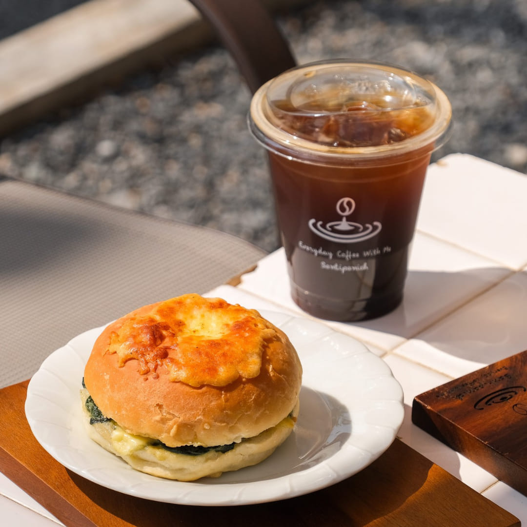 Chuen.floralhomecafe, Ralph.cafe, Howdy Cafe&amp;Bistro, qoofe.cafe, Santipanich cafe, Godmother Coffee Brew., ปัจจัยสี่คาเฟ่, WHITE JAI