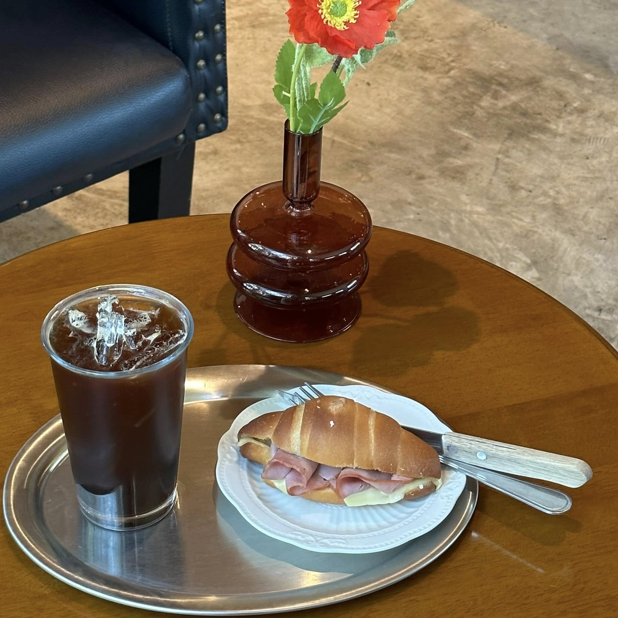 Chuen.floralhomecafe, Ralph.cafe, Howdy Cafe&amp;Bistro, qoofe.cafe, Santipanich cafe, Godmother Coffee Brew., ปัจจัยสี่คาเฟ่, WHITE JAI