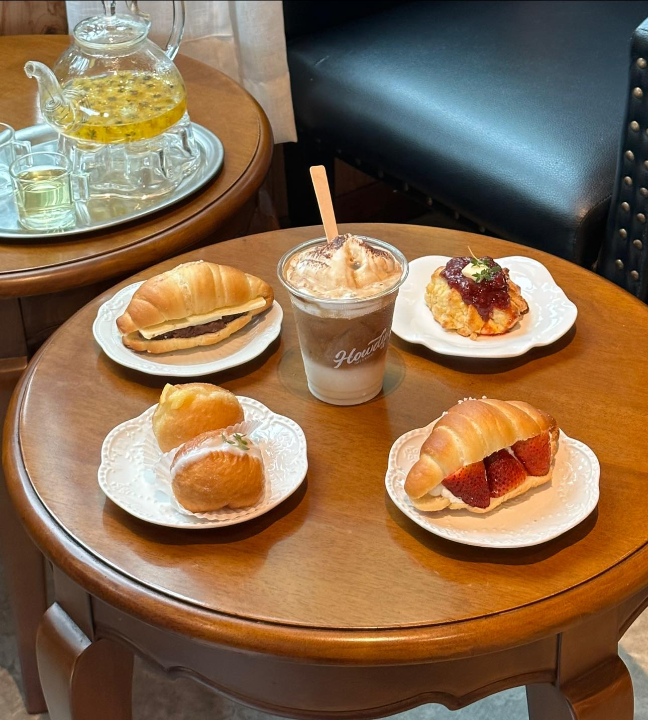 Chuen.floralhomecafe, Ralph.cafe, Howdy Cafe&amp;Bistro, qoofe.cafe, Santipanich cafe, Godmother Coffee Brew., ปัจจัยสี่คาเฟ่, WHITE JAI