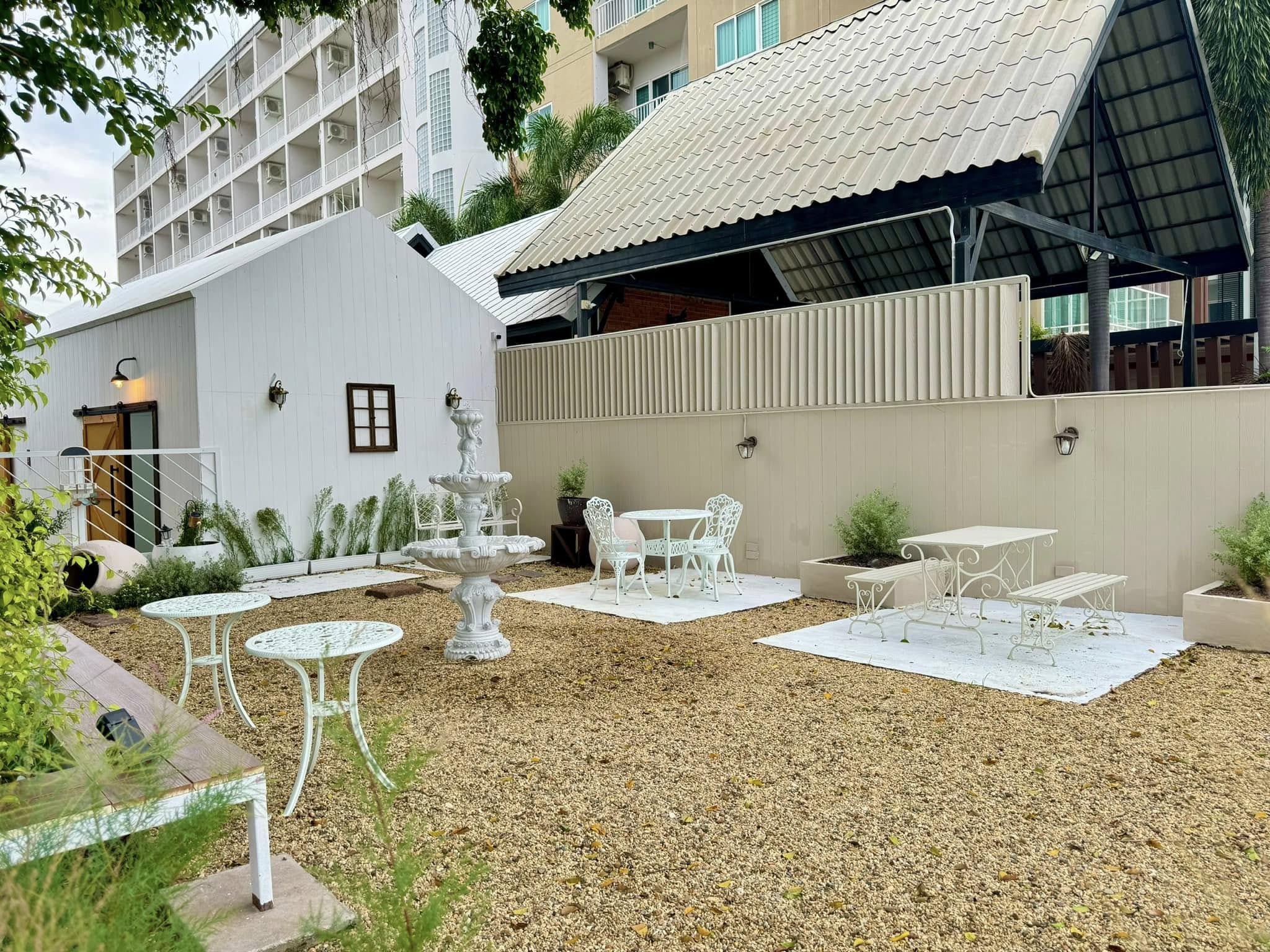 รับทำเค้กและเบเกอรี่ตามสั่งชลบุรี, Cocoa cafe, Sourcreamfactory, Heriot Cafe, Love your trees, BearbyTea, Fermenti, Daydream Café Chonburi, Tutu Beach