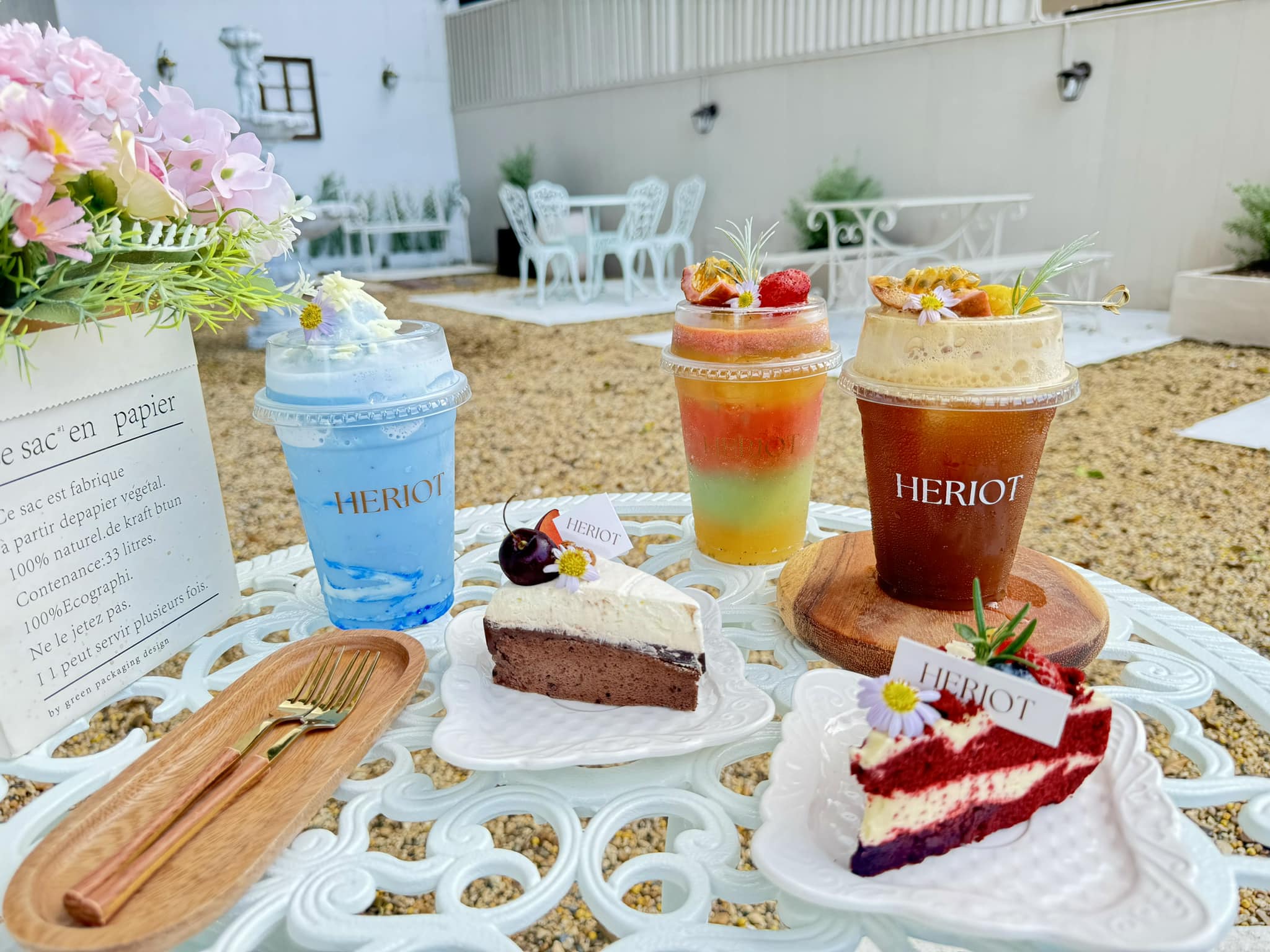 รับทำเค้กและเบเกอรี่ตามสั่งชลบุรี, Cocoa cafe, Sourcreamfactory, Heriot Cafe, Love your trees, BearbyTea, Fermenti, Daydream Café Chonburi, Tutu Beach